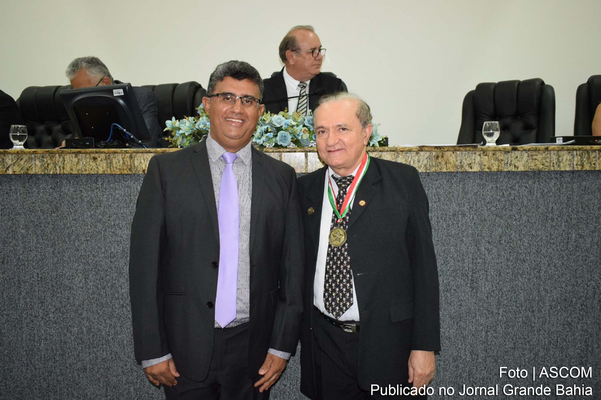 João Batista de Cerqueira é homenageado com Comenda Maria Quitéria na Câmara Municipal de Feira de Santana.