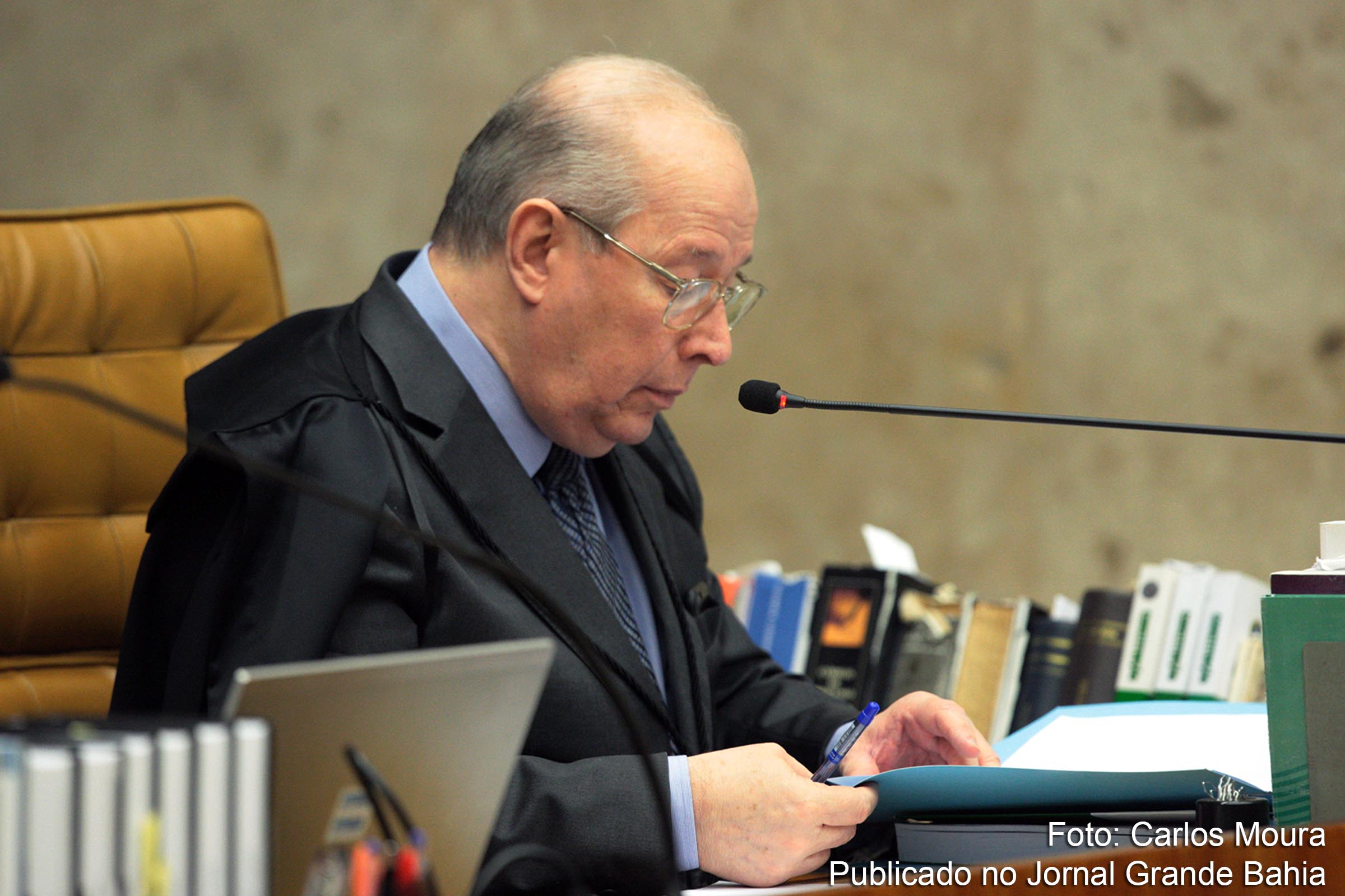 Ministro Celso de Mello vota favorável à concessão do HC ao ex-presidente Lula e empata votação em 5a5.