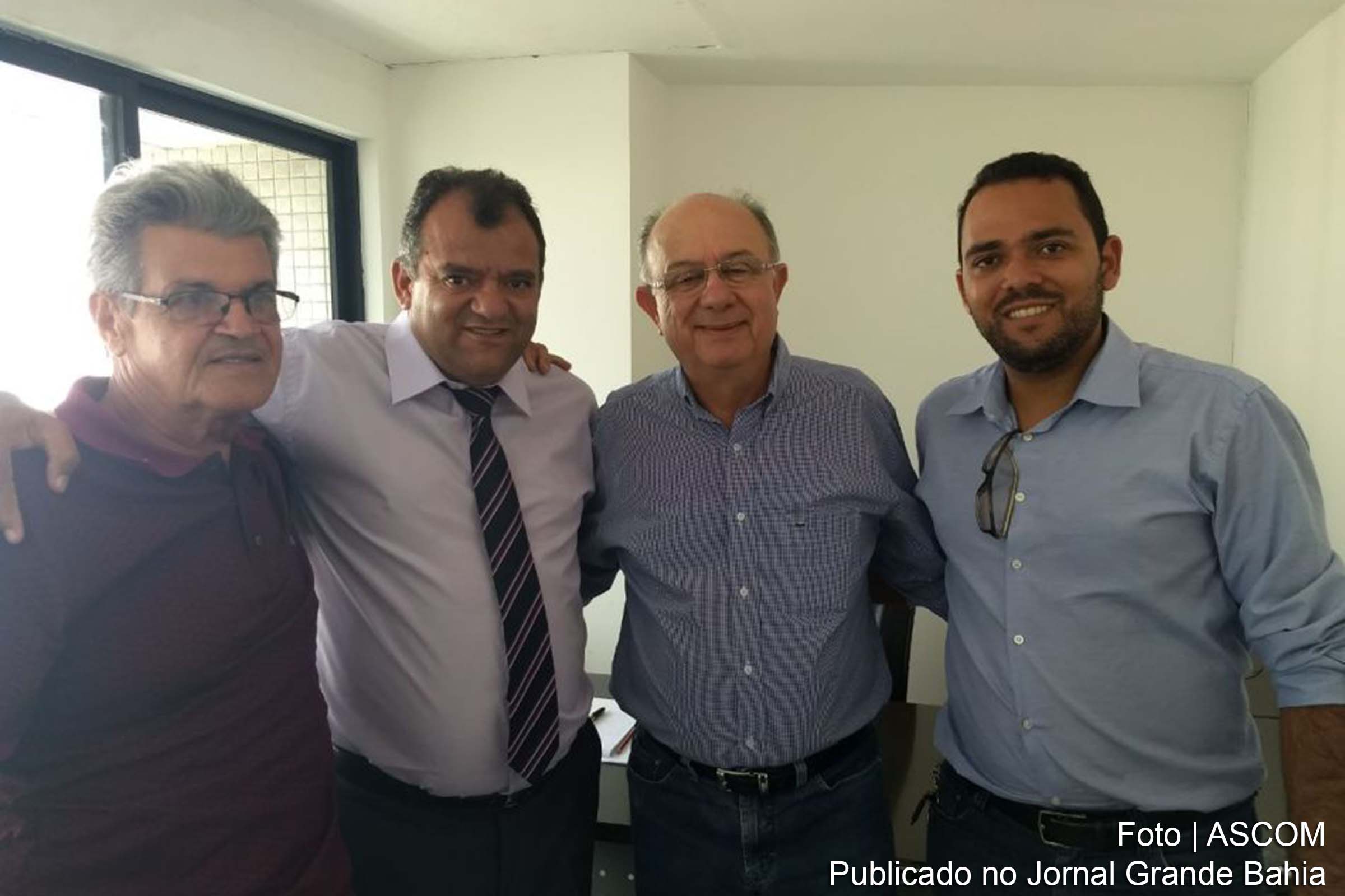 Pré-candidato a governador José Ronaldo recebe apoio.