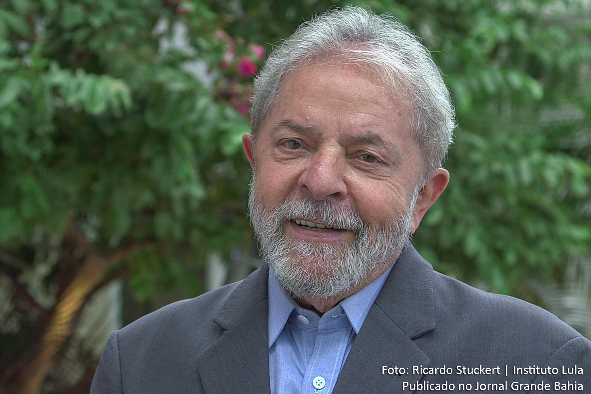 Juiz Sérgio Moro decretou a prisão do ex-presidente Lula para cumprimento de pena.