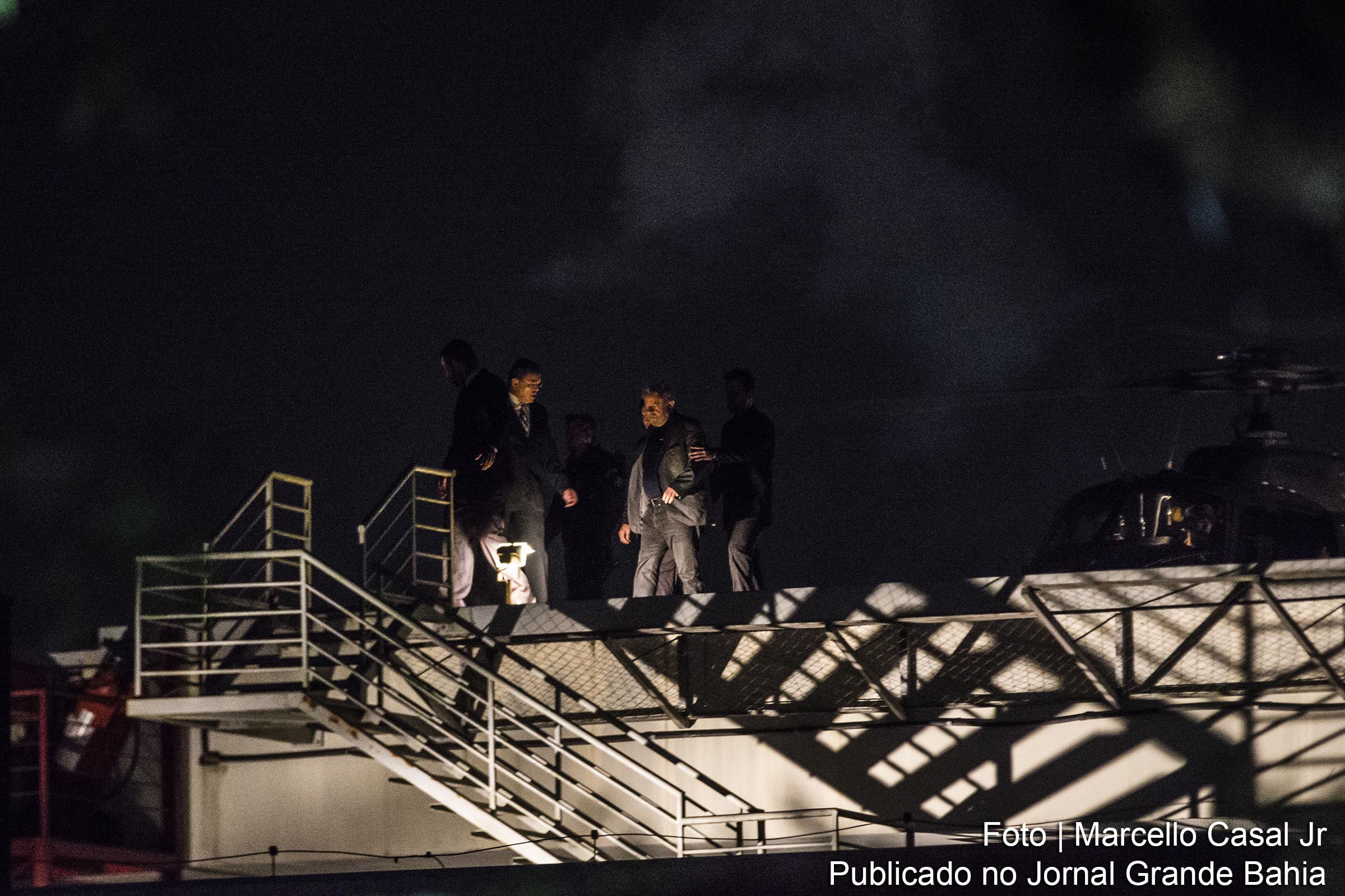 Ex-presidente Lula chega à Polícia Federal em Curitiba para começar a cumprir pena