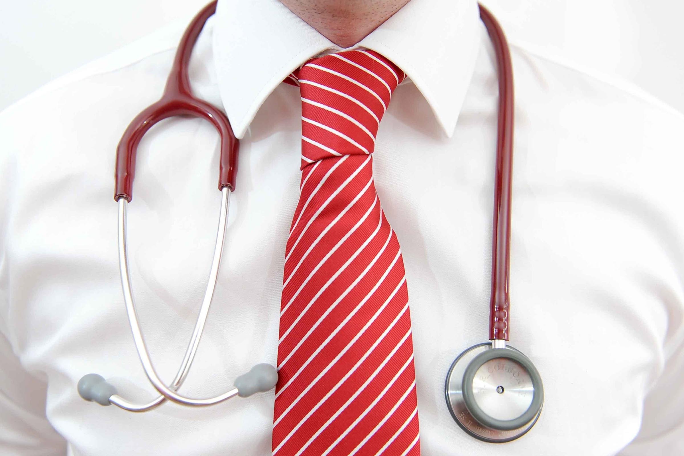 Cada médico receberia R$ 205 mil, por 576 horas de trabalho, ao longo de três meses, ou seja, o equivalente a R$ 356 por hora trabalhada.