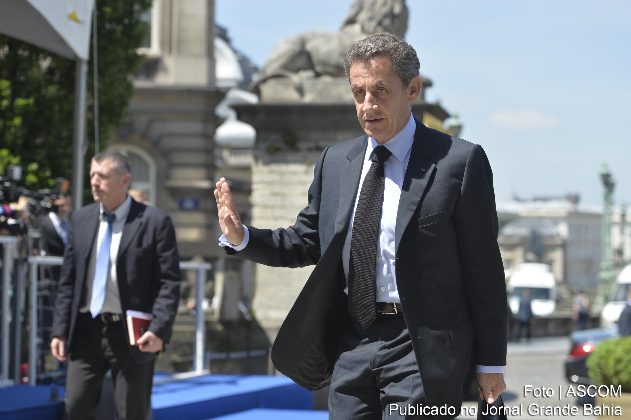 Ex-presidente da França Nicolas Sarkozy será julgado por corrupção e tráfico de influência