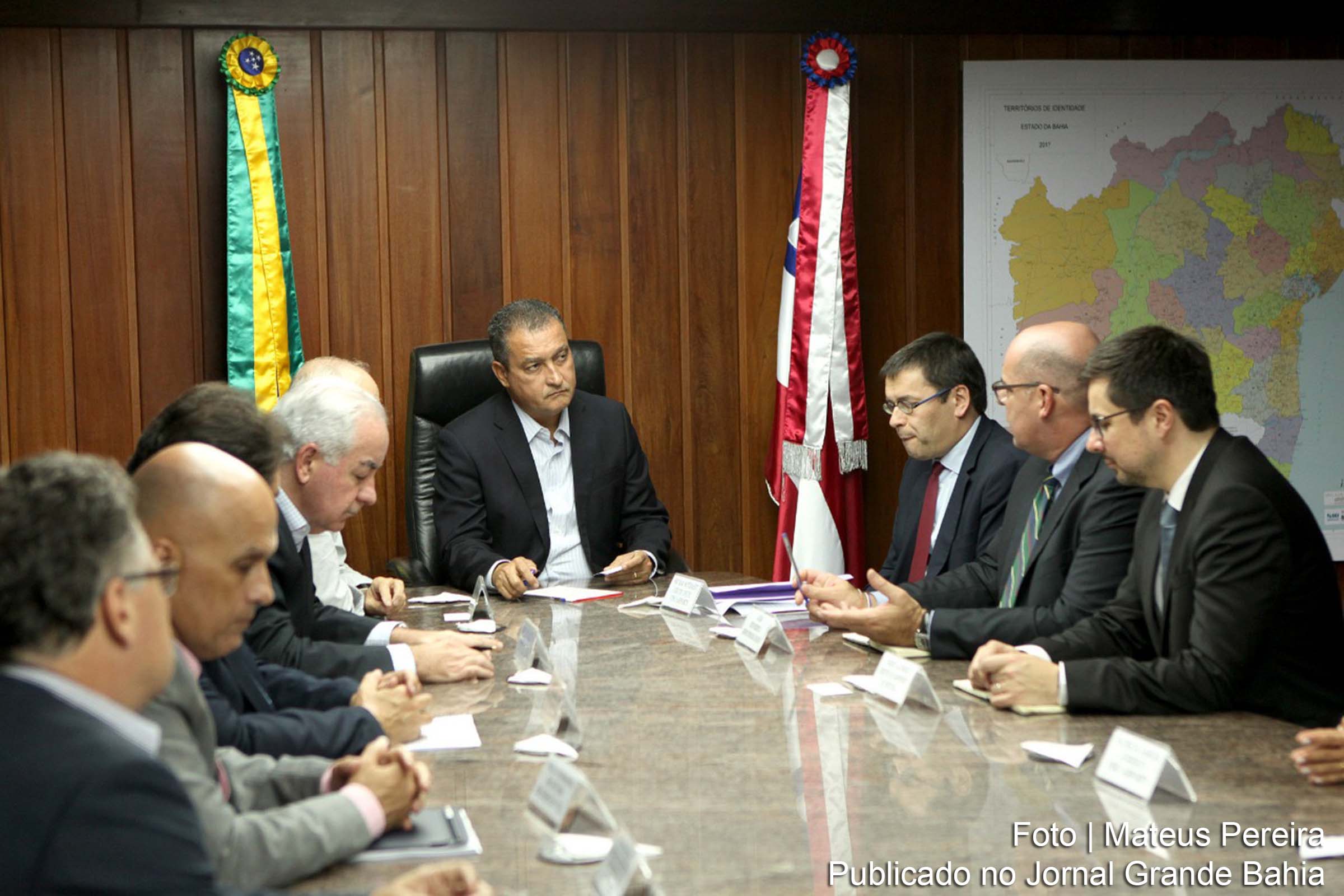 Governador Rui Costa recebe presidente da Vinci Airports e discute obras no Aeroporto de Salvador
