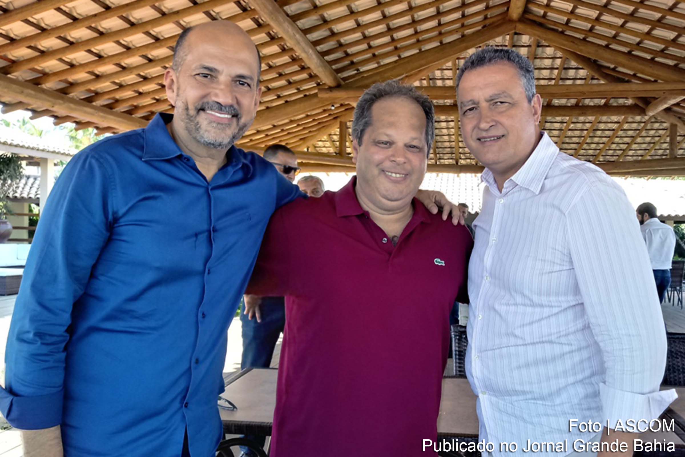 Prefeito Eunápolis Robério Oliveira , Hélio de Paula, diretor do empreendimento, no Espaço Gameleira e o governador da Bahia, Rui Costa.