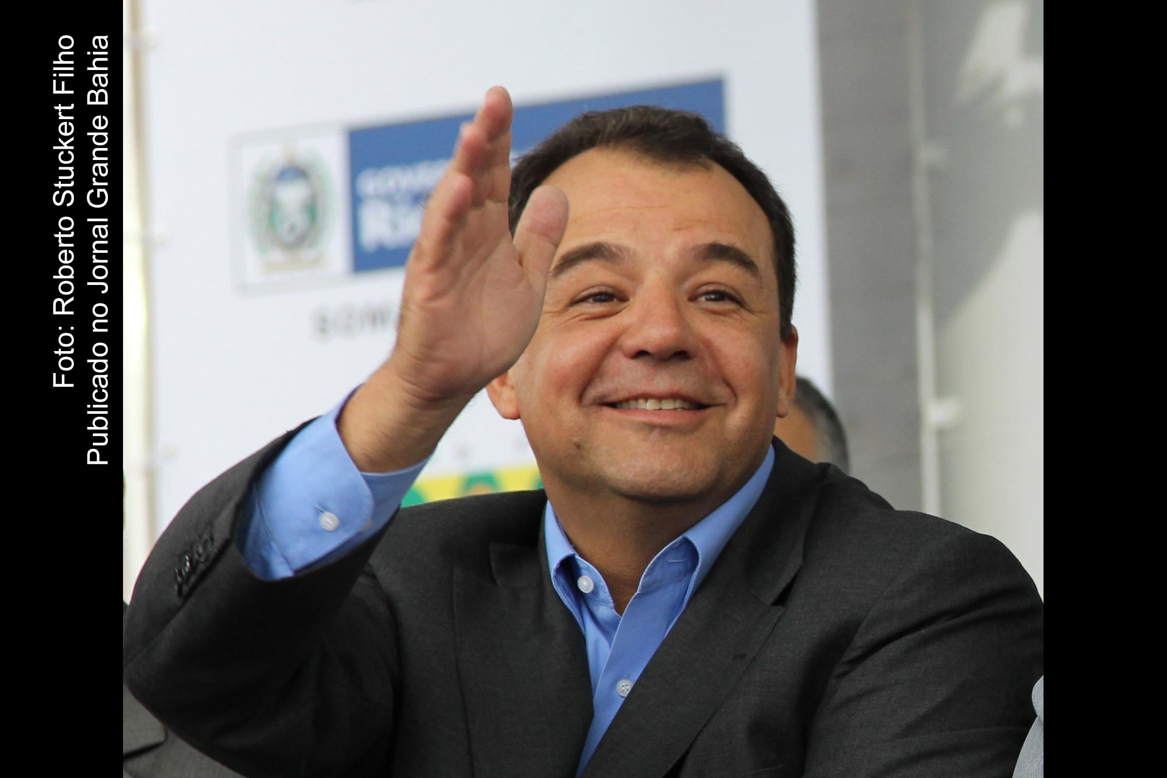 Ex-governador Sérgio de Oliveira Cabral Santos Filho está preso, condenado e responde a diversas ações criminais por corrupção.
