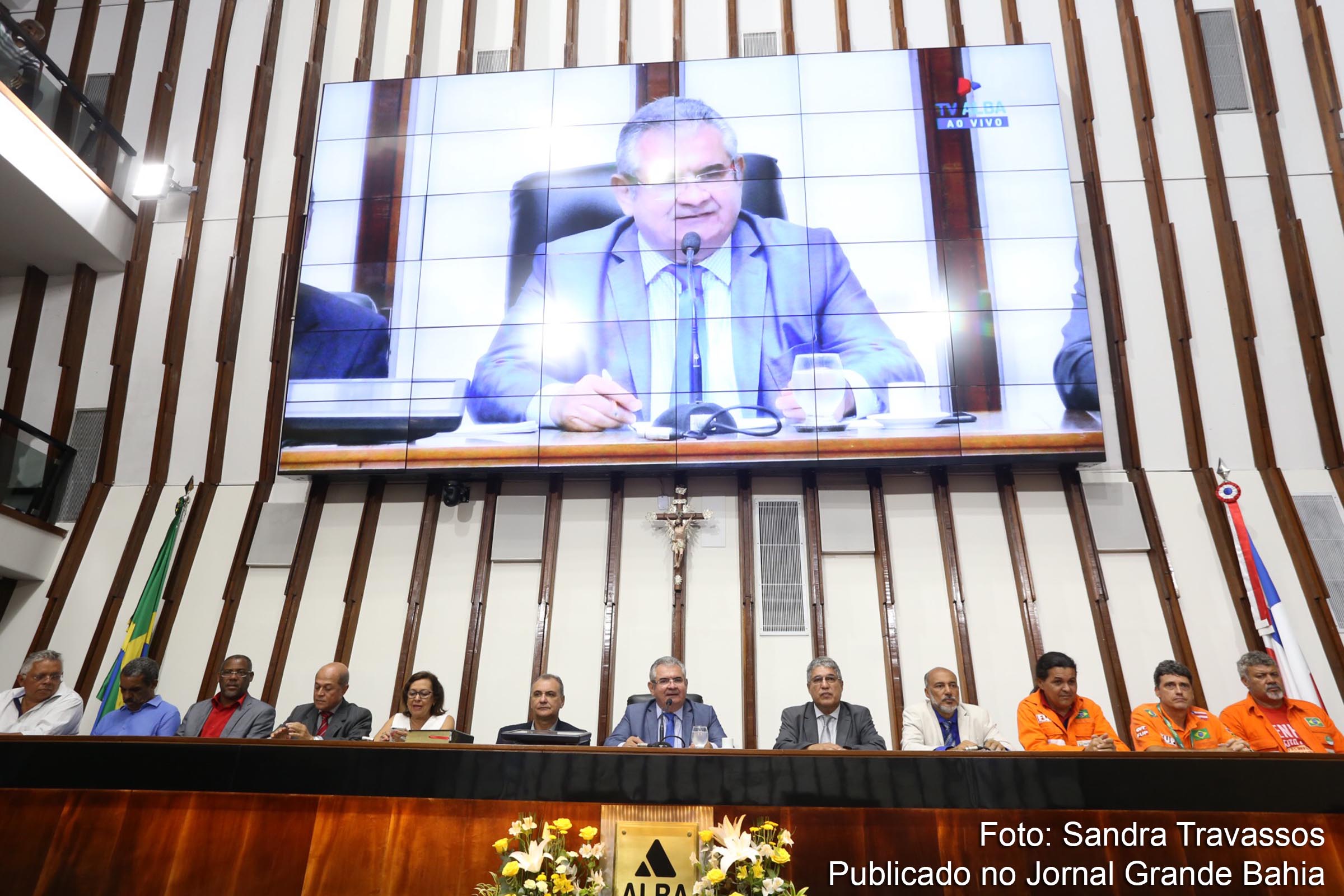Sessão Especial na ALBA debate paralisação da FAFEN Bahia, determinada pelo Governo Temer.
