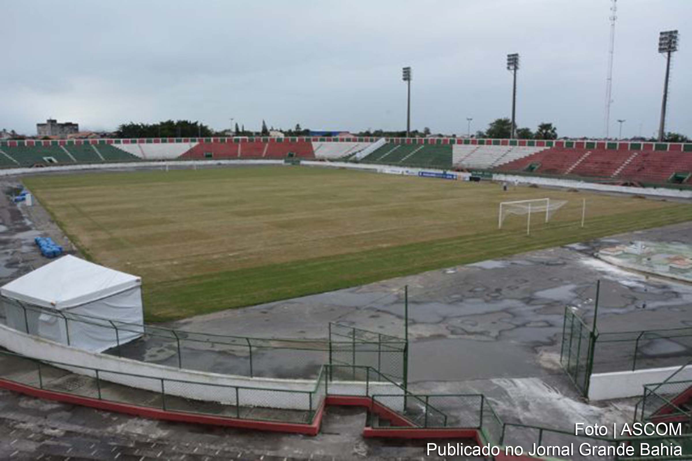 Vista interior do Estádio Joia da Princesa, em Feira de Santana.