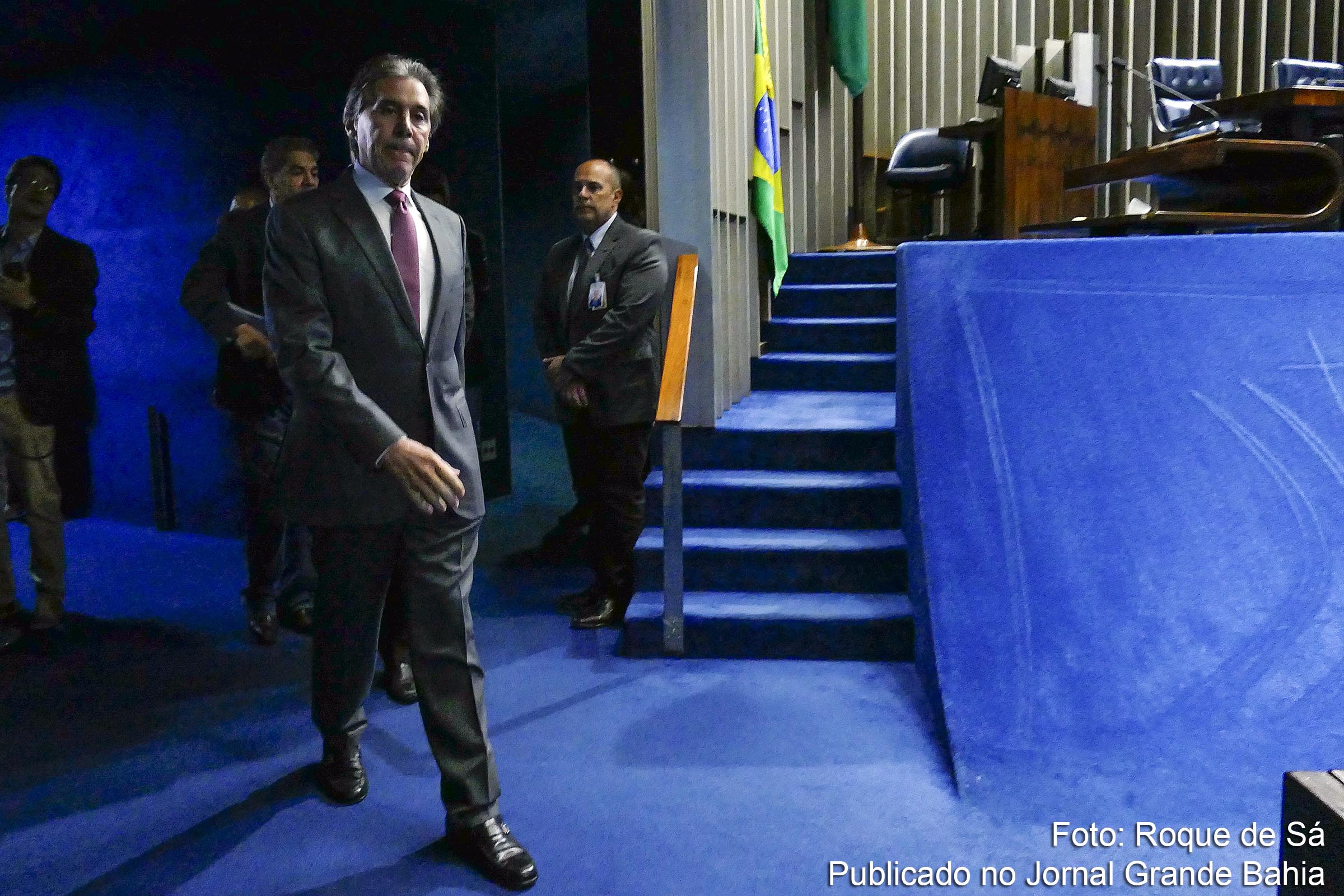 Eunício Oliveira convoca senadores para sessão deliberativa com votação de urgência do projeto que regula preços de fretes rodoviários