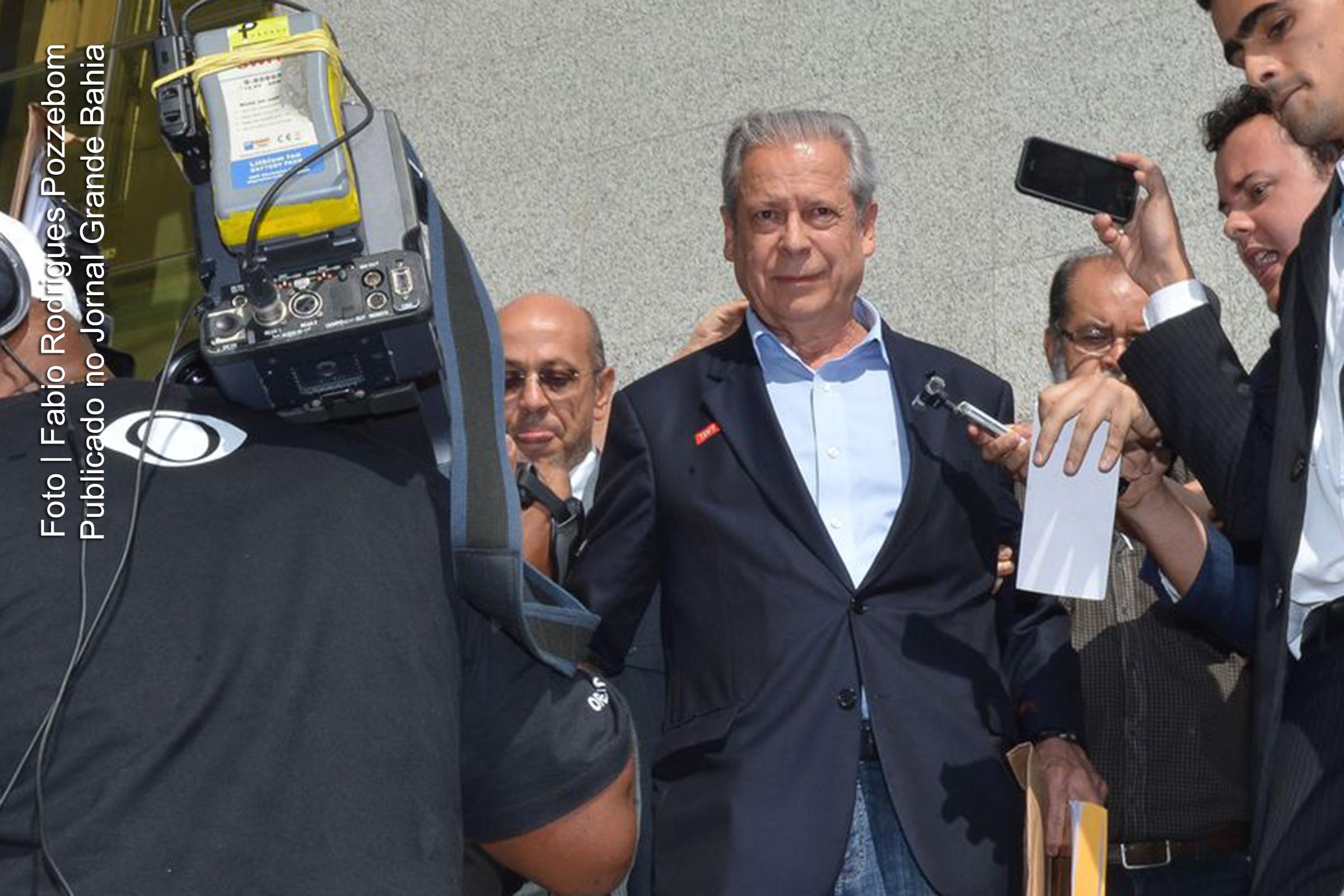Corte determina execução provisória da pena. Ex-ministro José Dirceu foi condenado por corrupção, organização criminosa e lavagem de dinheiro no Caso Lava Jato.