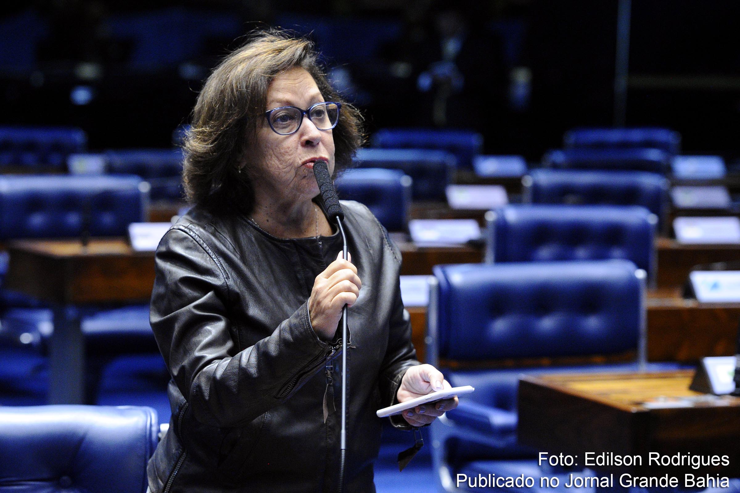 Lídice da Mata discursa no Senado Federal.