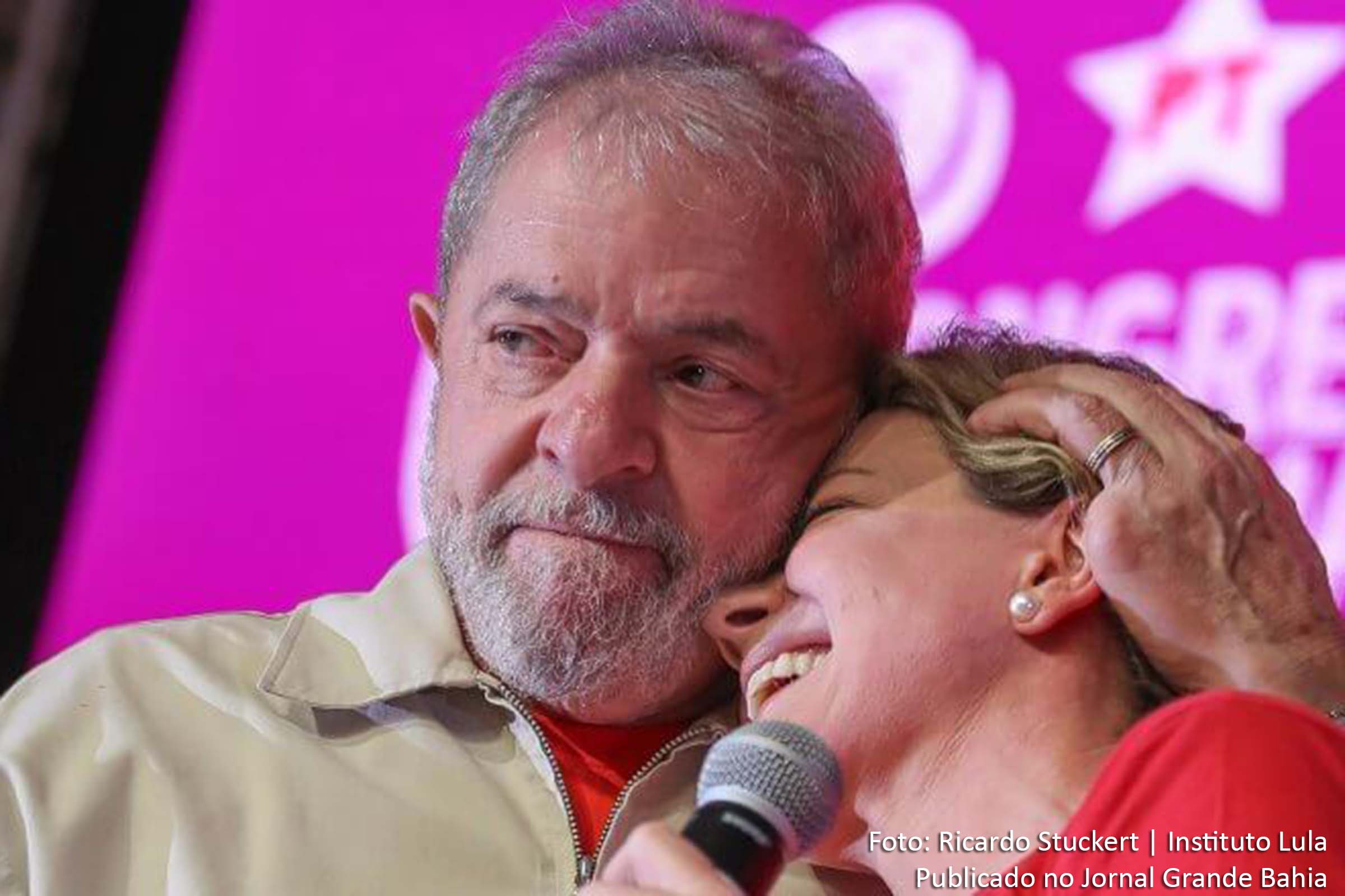 Ex-presidente Lula e a Gleisi Hoffmann. Líder trabalhista reafirma candidatura.