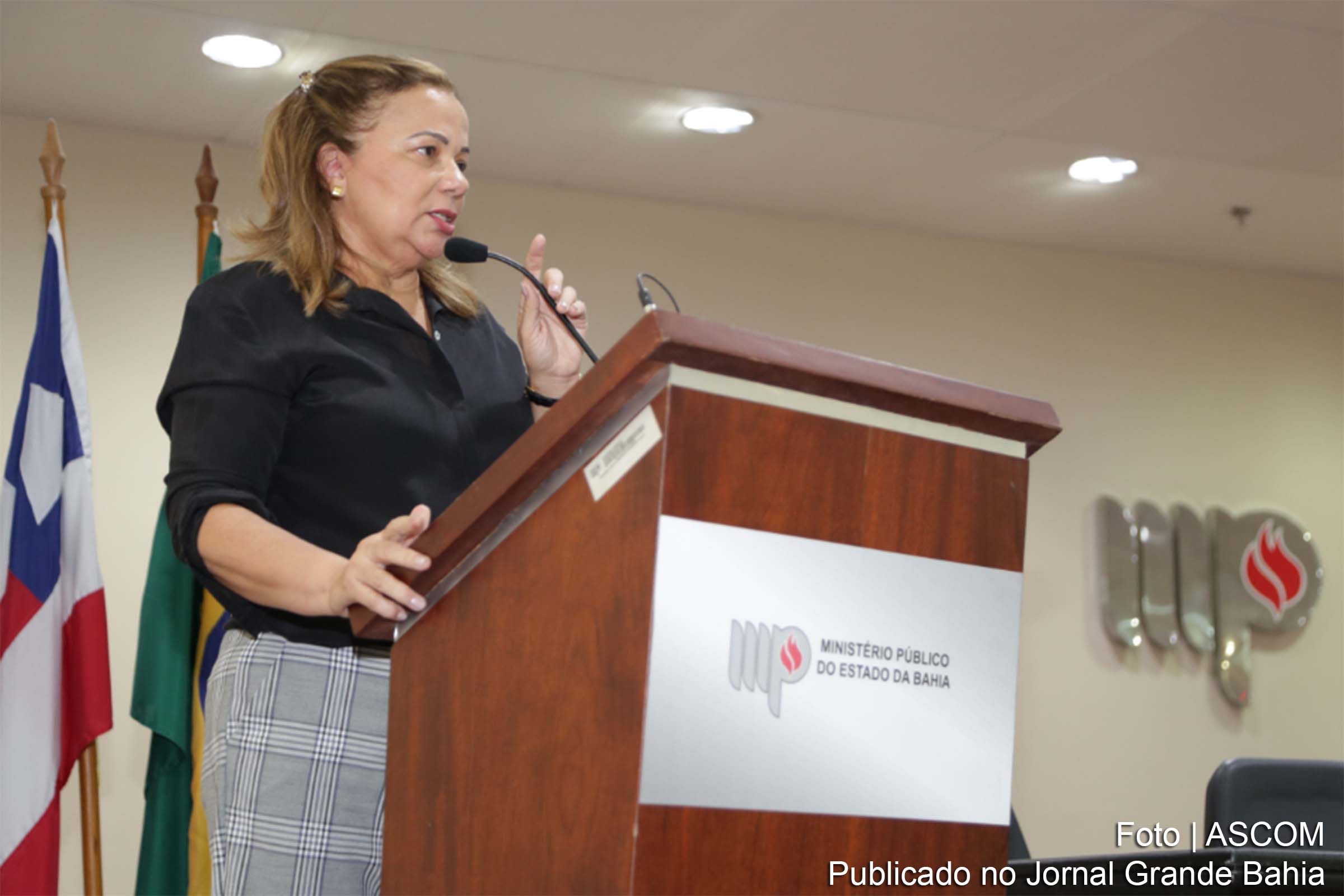 Márcia Teixeira: A política de abertura de dados é muito importante porque viabiliza a qualquer cidadão e cidadã, órgão público e pesquisadores que tenham interesse ou conhecimento sobre uma área específica pesquisar, analisar e organizar os dados obtidos.