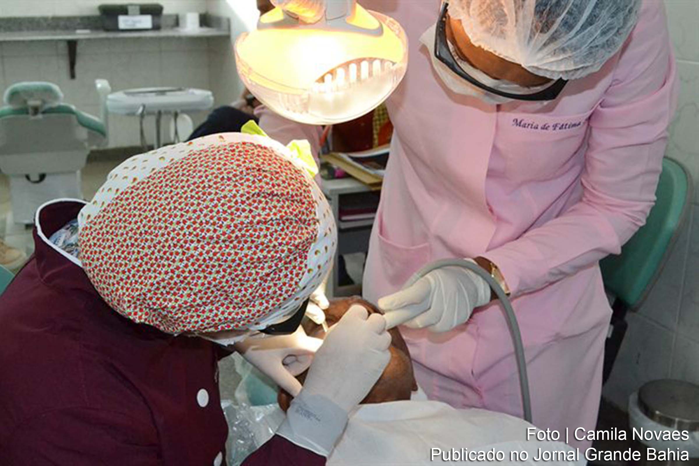 Pacientes com câncer recebem tratamento odontológico e visita domiciliar em Feira de Santana.