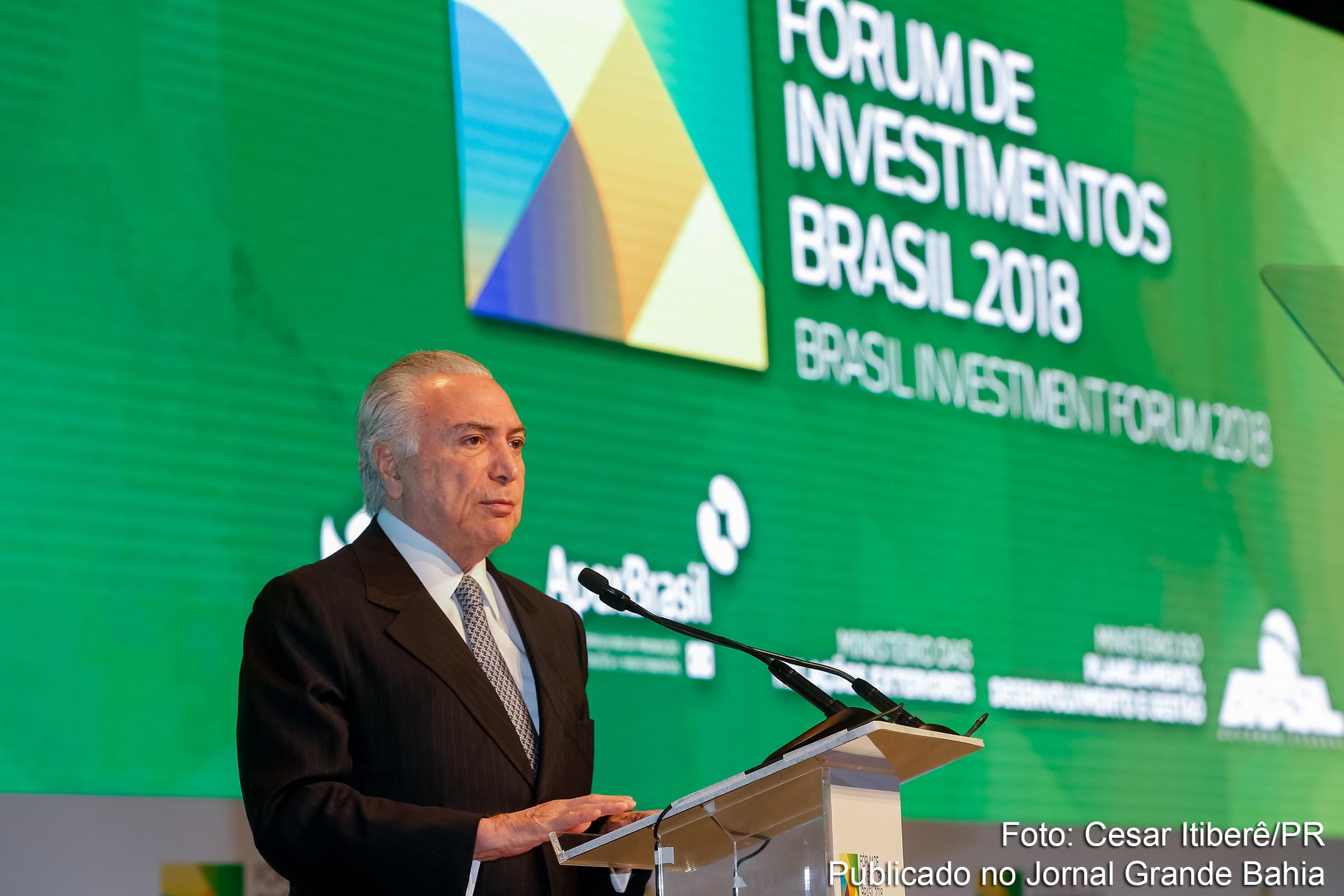 Presidente Michel Temer tem dificuldade em controlar orçamento da União.