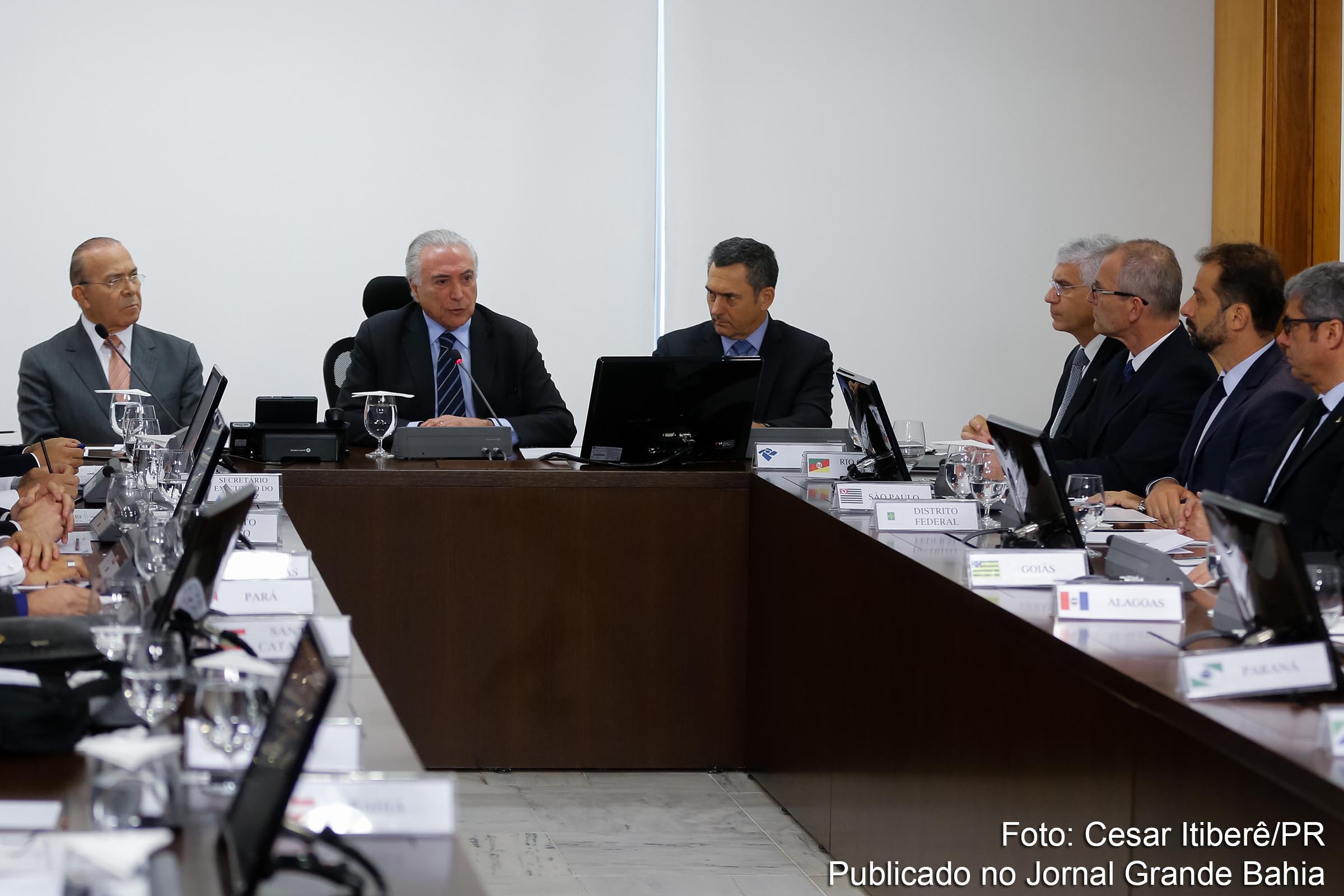 Presidente Michel Temer durante reunião Extraordinária do Conselho Nacional de Política Fazendária (CONFAZ). Desastrosa política econômica do Governo Temer conduz país para acelerado processo de desindustrialização.