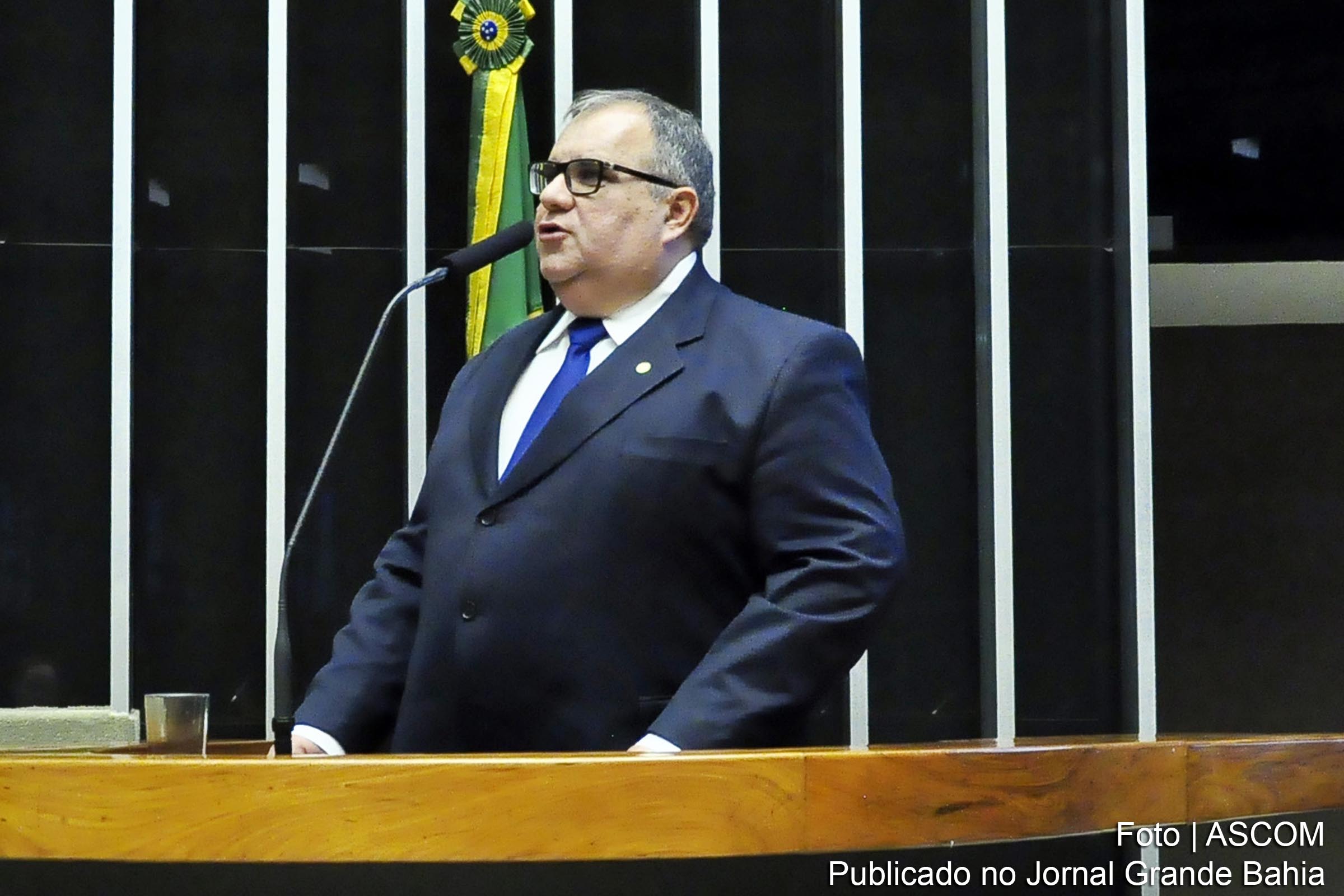 Rômulo José de Gouveia (Campina Grande, 19 de março de 1965 – Campina Grande , 13 de maio de 2018) foi um político brasileiro.