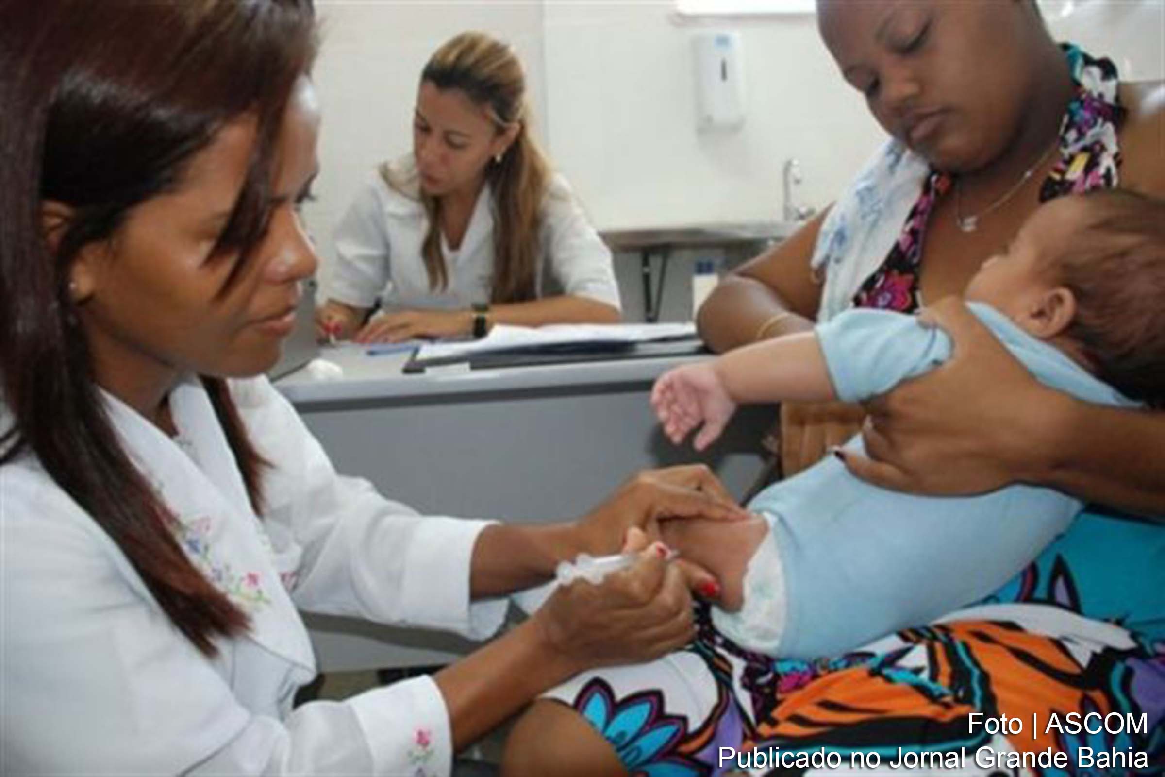 Secretaria de Saúde distribui 2 mil doses da vacina pentavelente para Unidades Básicas de Saúde de Feira de Santana.