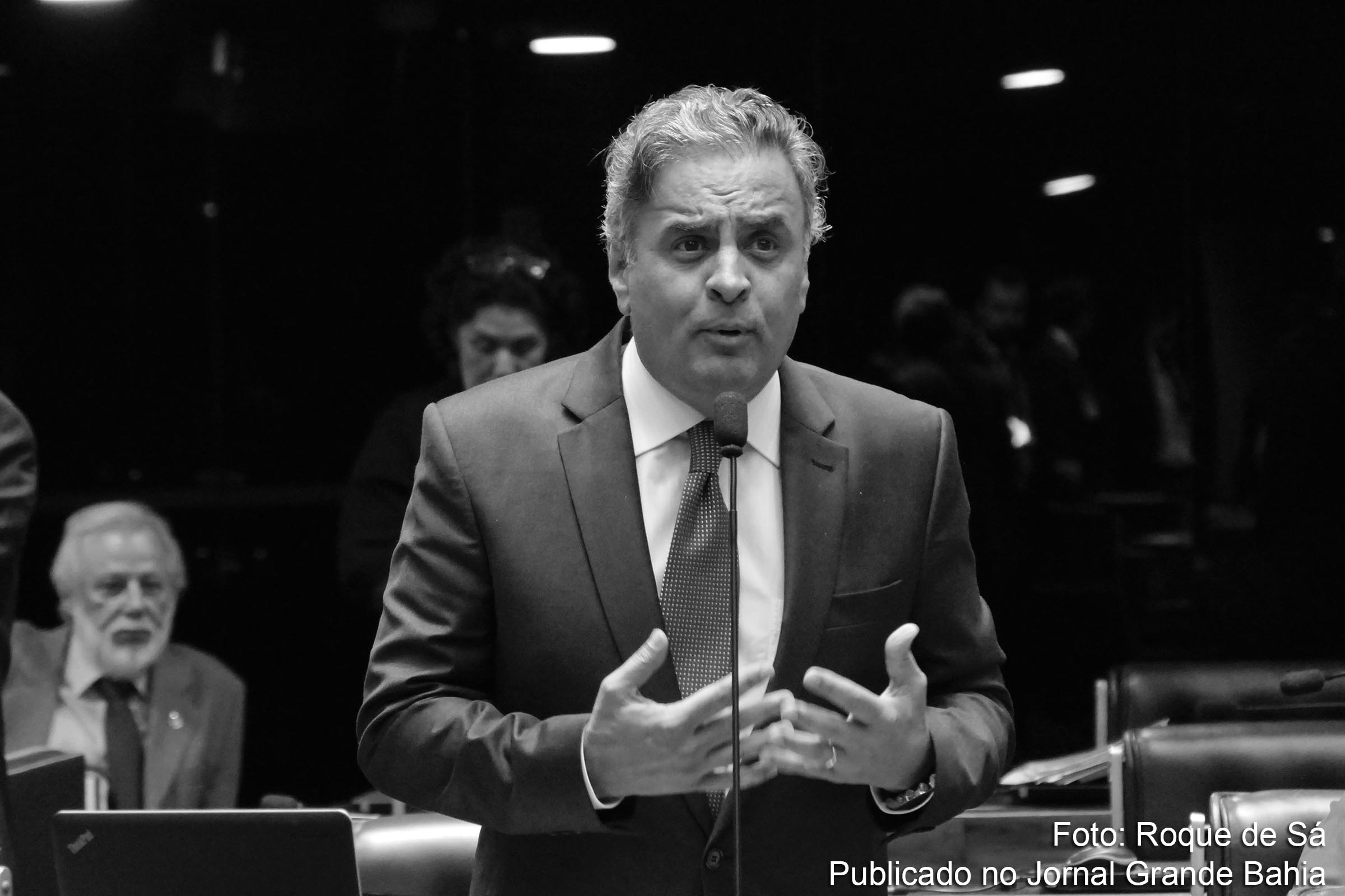 Senador Aécio Neves (PSDB/MG) responde a ação judicial por possível envolvimento no Caso Lava Jato.