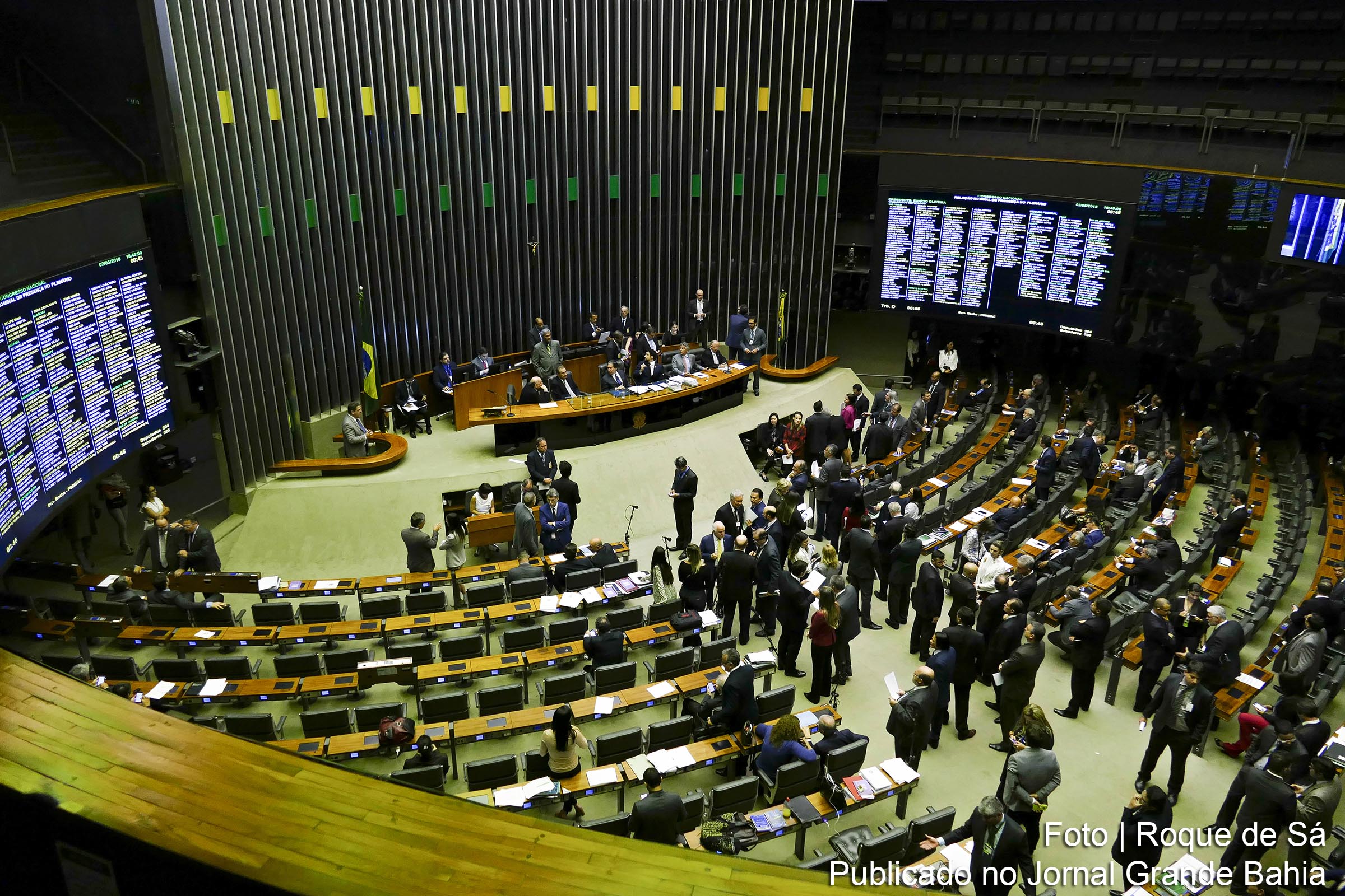 Sessão do Congresso Nacional, presida pelo senador Eunício Oliveira.