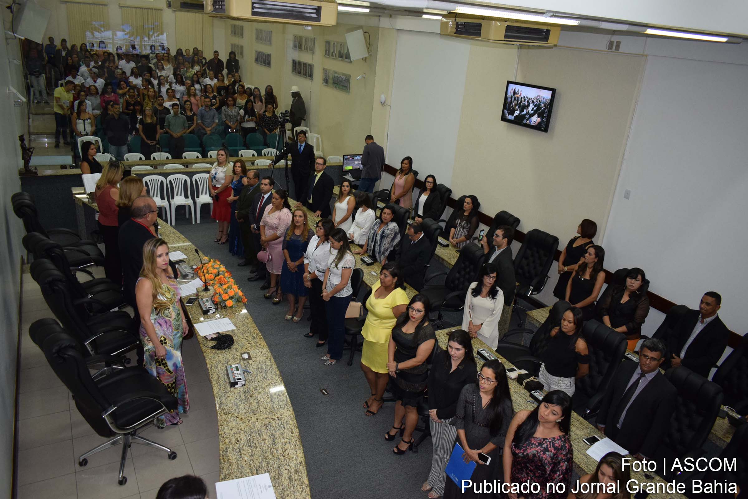 Sessão solene em homenagem ao Dia da Enfermagem na Câmara Municipal de Feira de Santana.