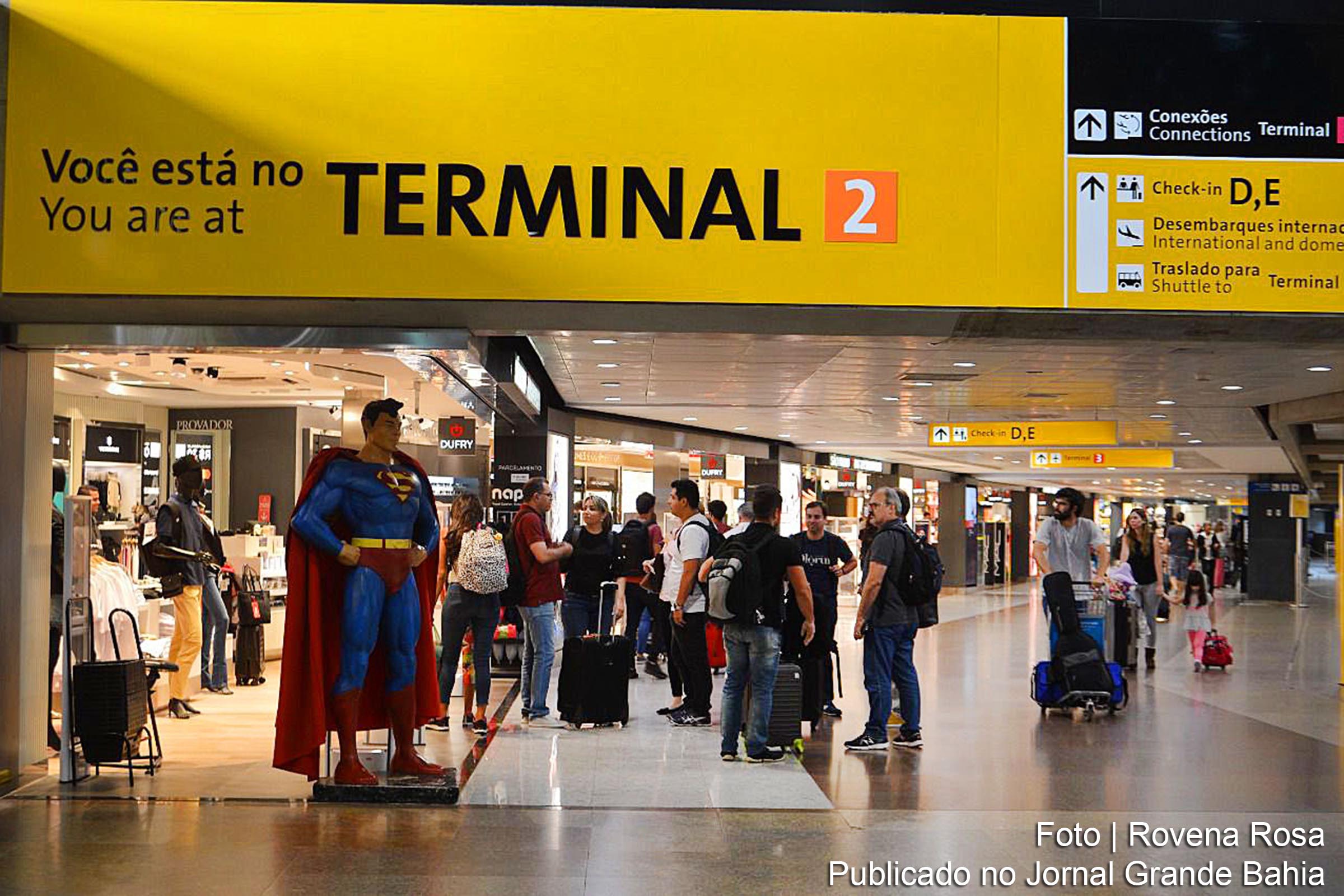 Tráfego nos aeroportos é afetado em decorrência da falta de combustível.