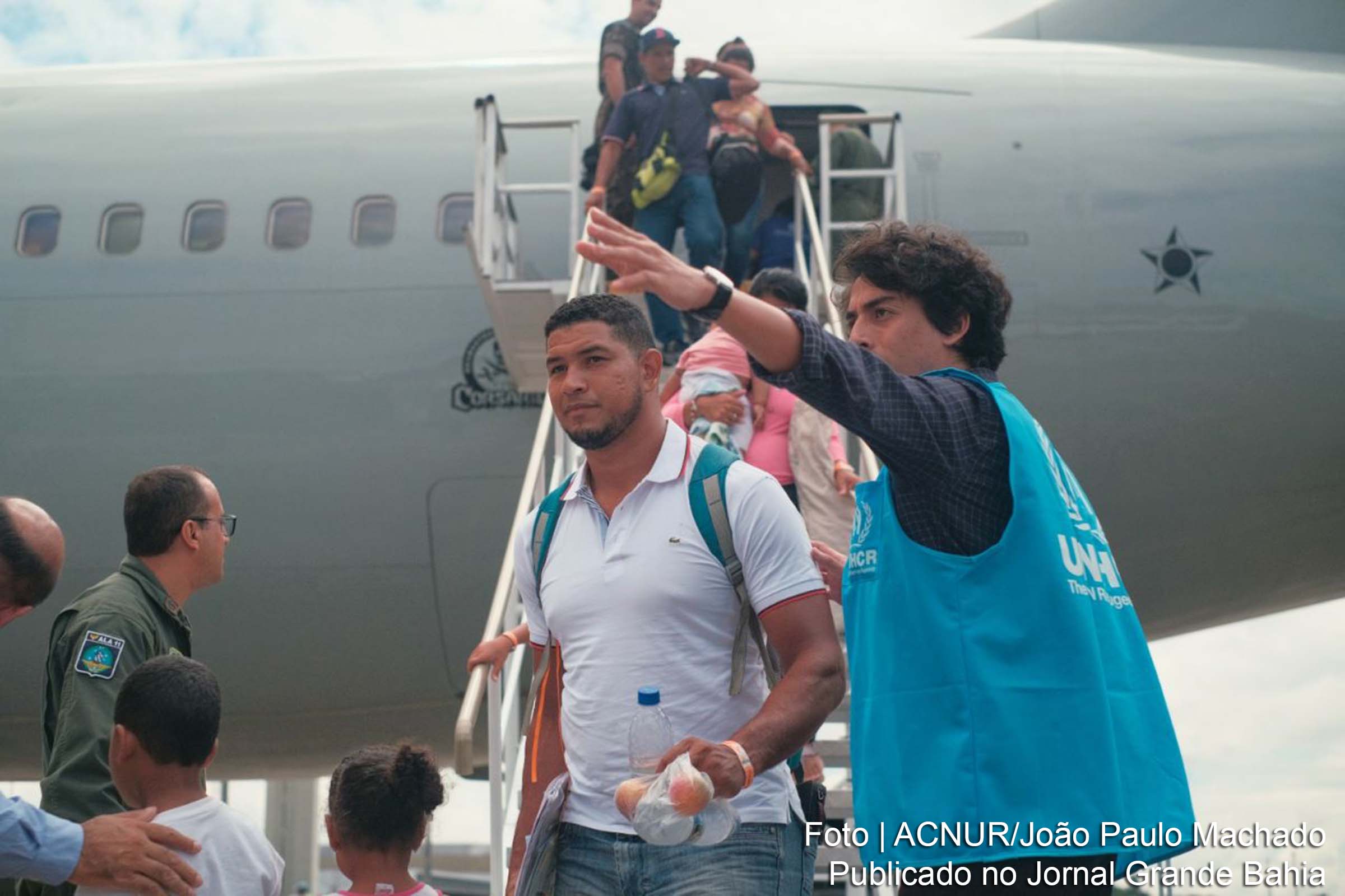 Venezuelanos chegam a Manaus e São Paulo com apoio da ONU.