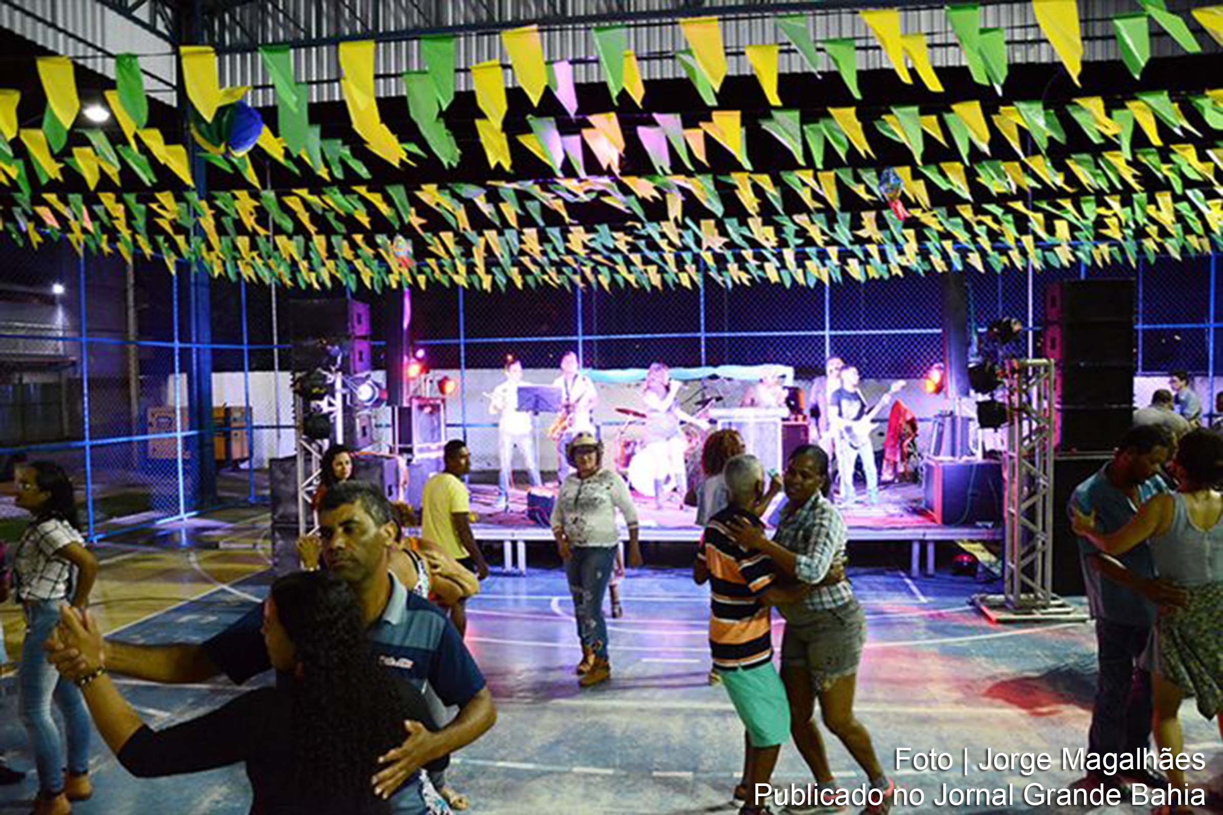 Forró das Praças dos Centro de Artes e Esportes Unificados fortalecem São João na zona urbana de Feira de Santana