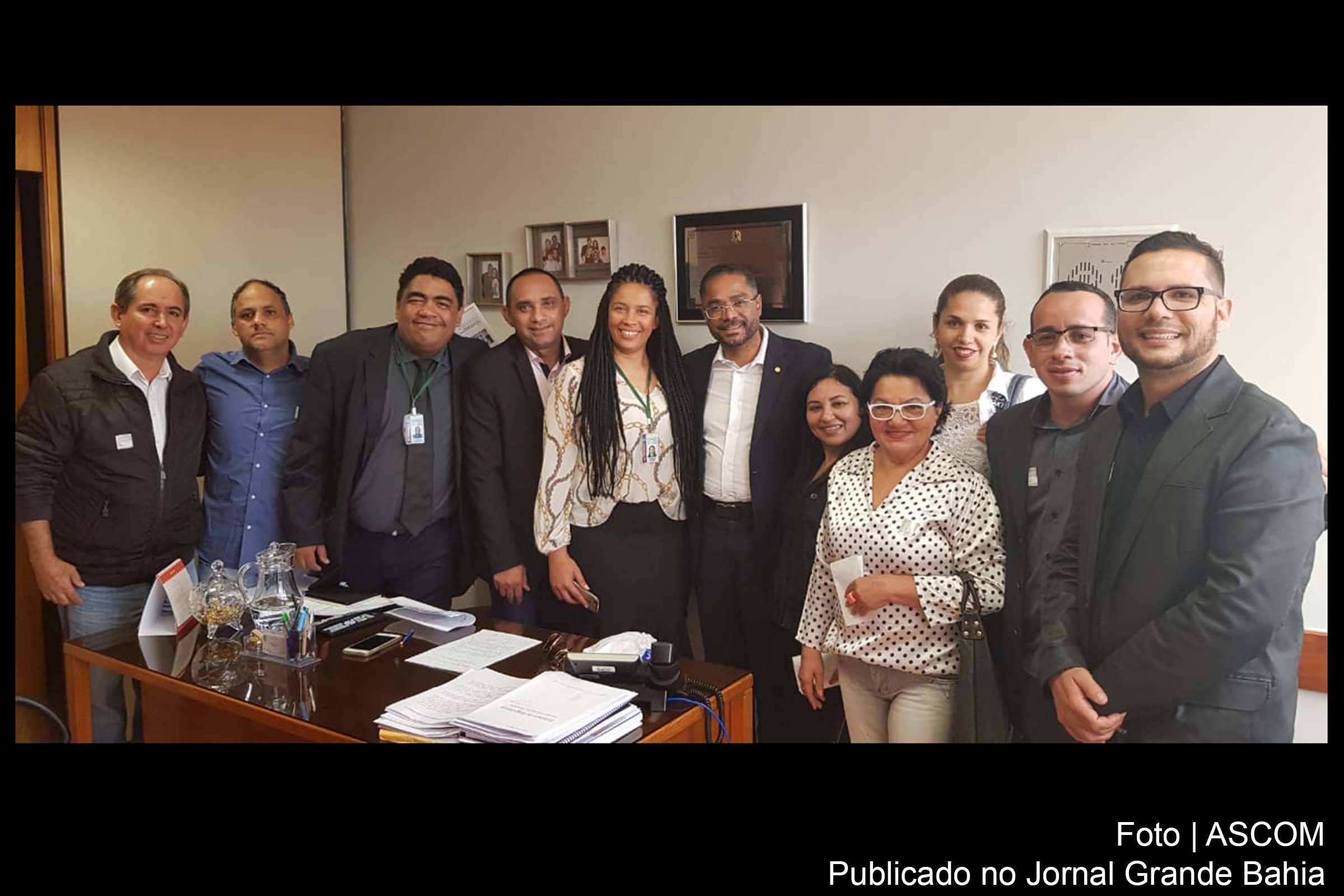 Deputado federal Marcio Marinho ao lado de membros dos Conselhos Tutelares do Brasil.
