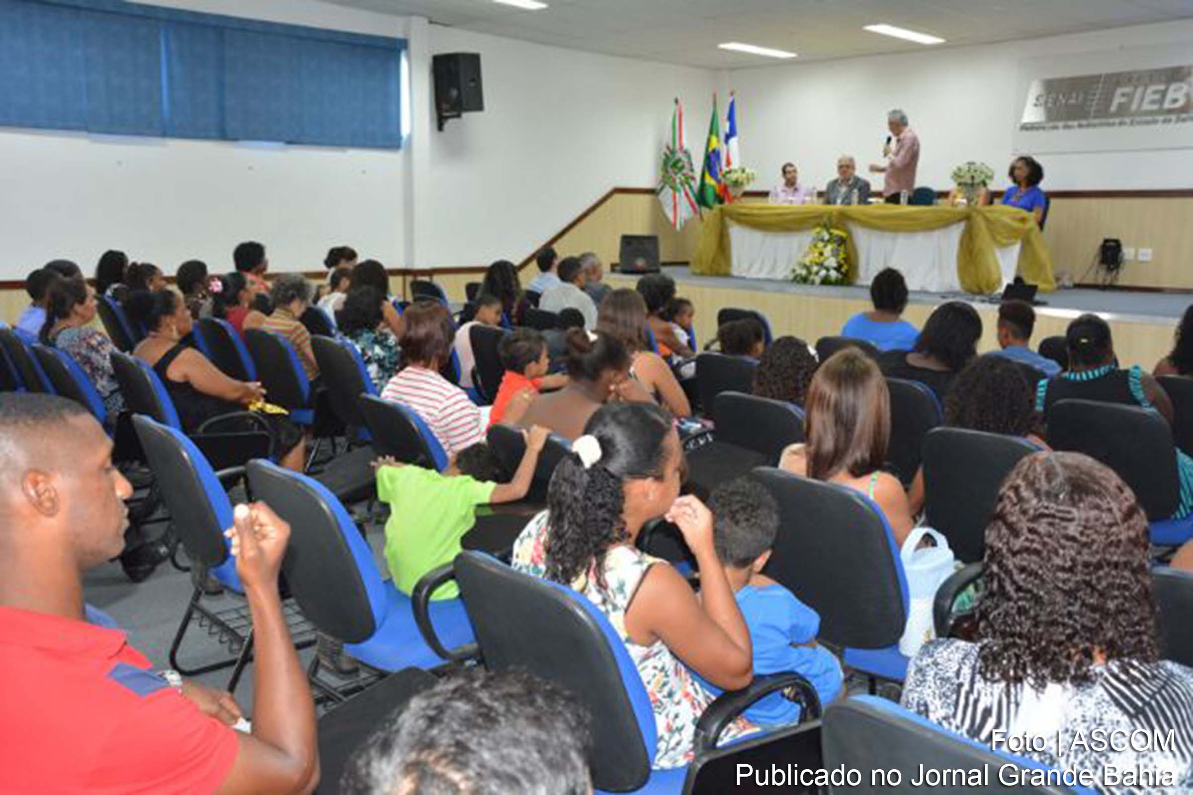 SEDESO de Feira de Santana entrega certificados para moradores do Residencial Alto do Rosário