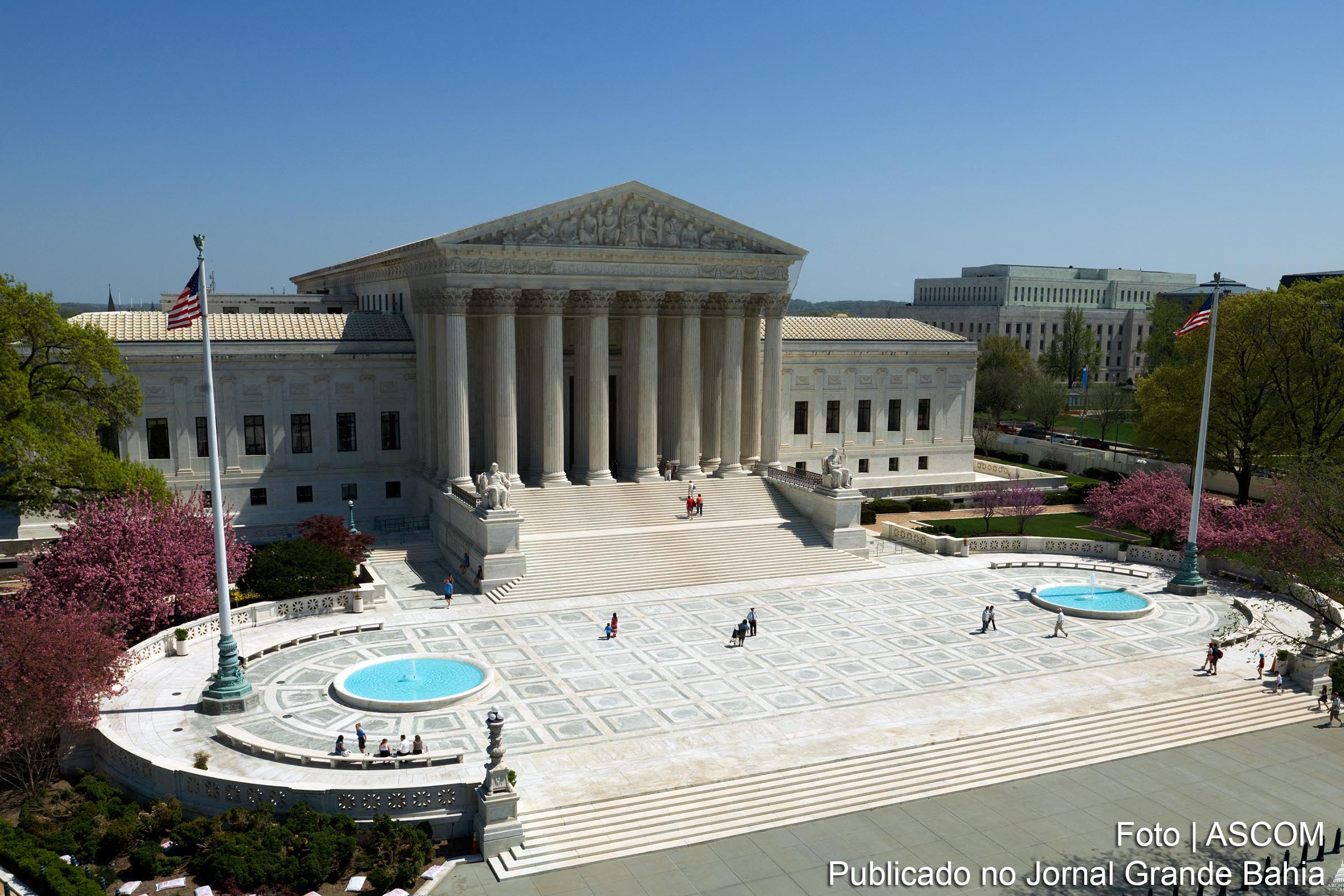 Suprema Corte dos EUA respalda veto migratório do presidente Donald Trump