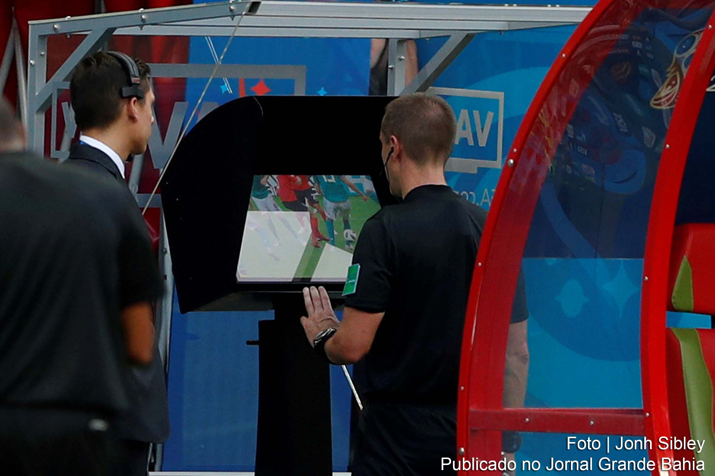 CBF anuncia uso do árbitro de vídeo em 14 partidas da Copa do Brasil.