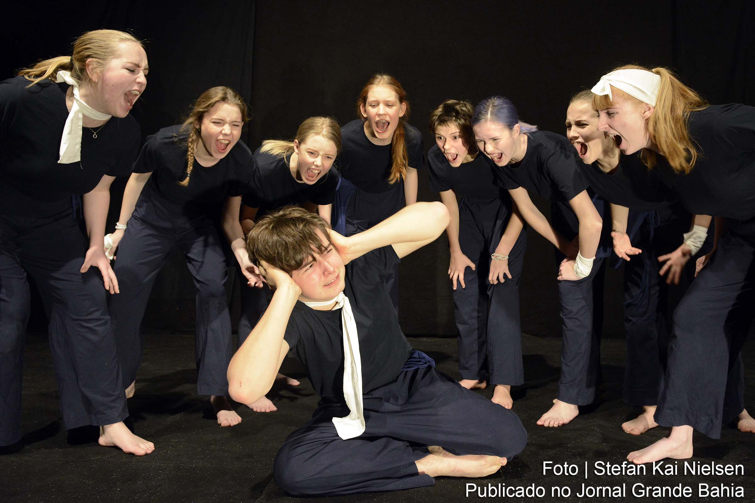 Cena do espetáculo 'Undertow'.