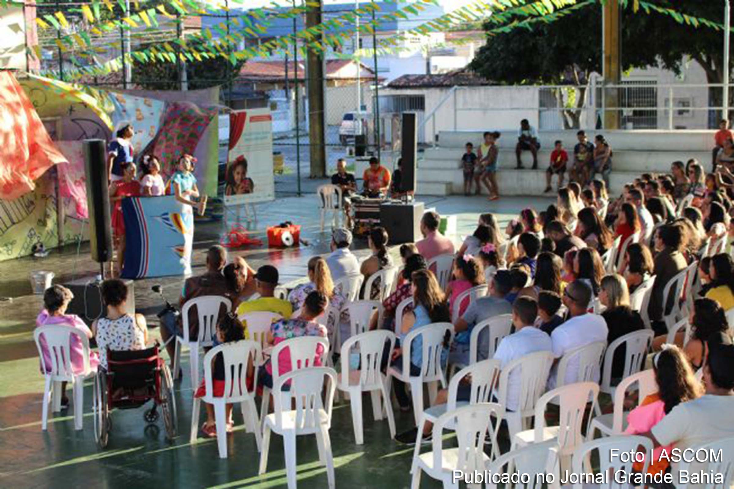 Espetáculo ‘Meu Quintal’ é apresentado no Centro de Esportes Unificados do Bairro Cidade Nova.