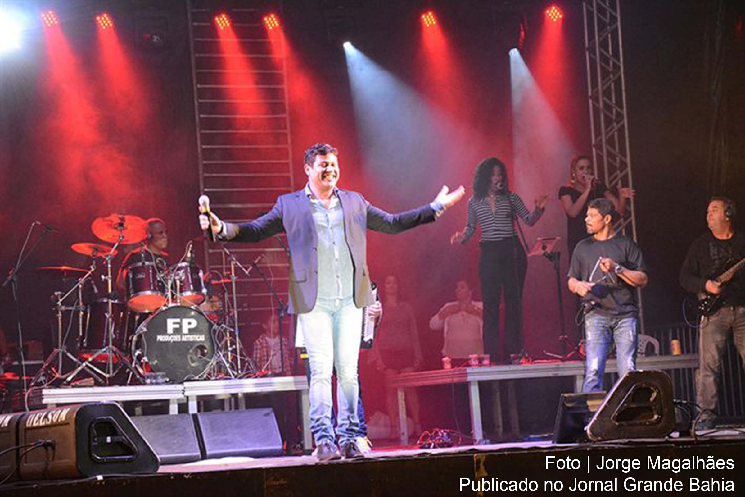 O cantor João Almeida se apresentou na edição 2018 do São Pedro do Distrito de Jaíba.