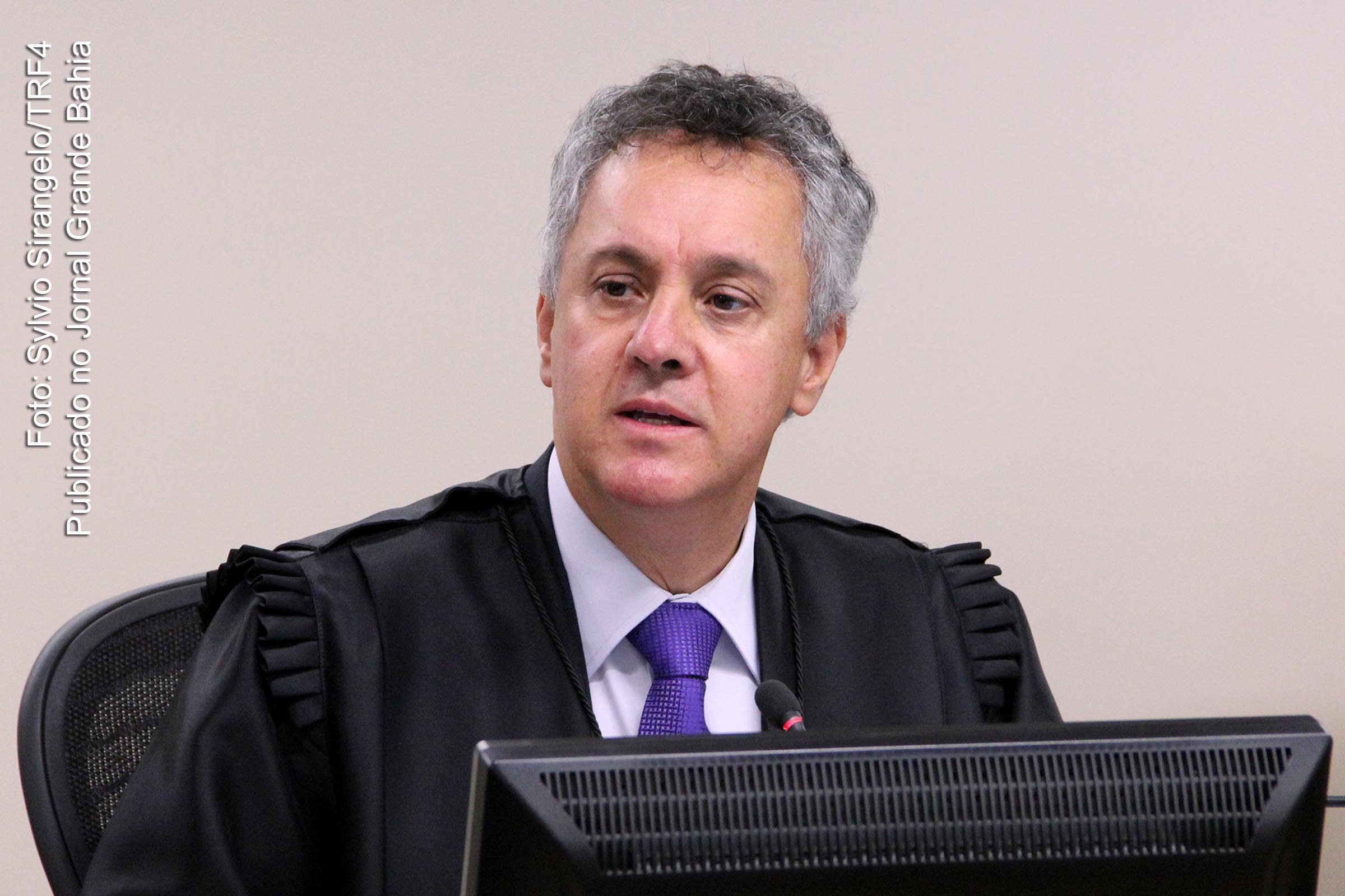 Gebran Neto correu da folga para fazer valer o que quer Sérgio Moro, que está de férias.