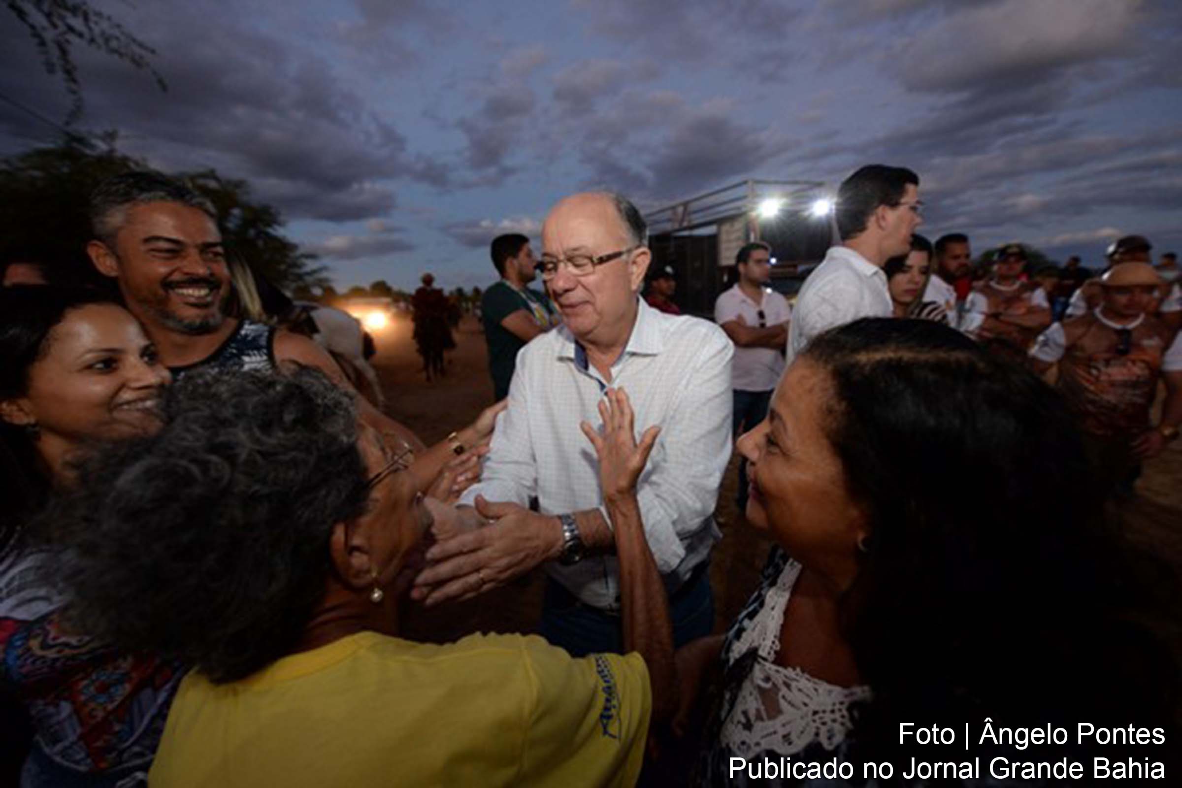 O pré-candidato a governador pelo Democratas, José Ronaldo, visitou Curaçá para acompanhar a Festa do Vaqueiro, evento tradicional da cidade.