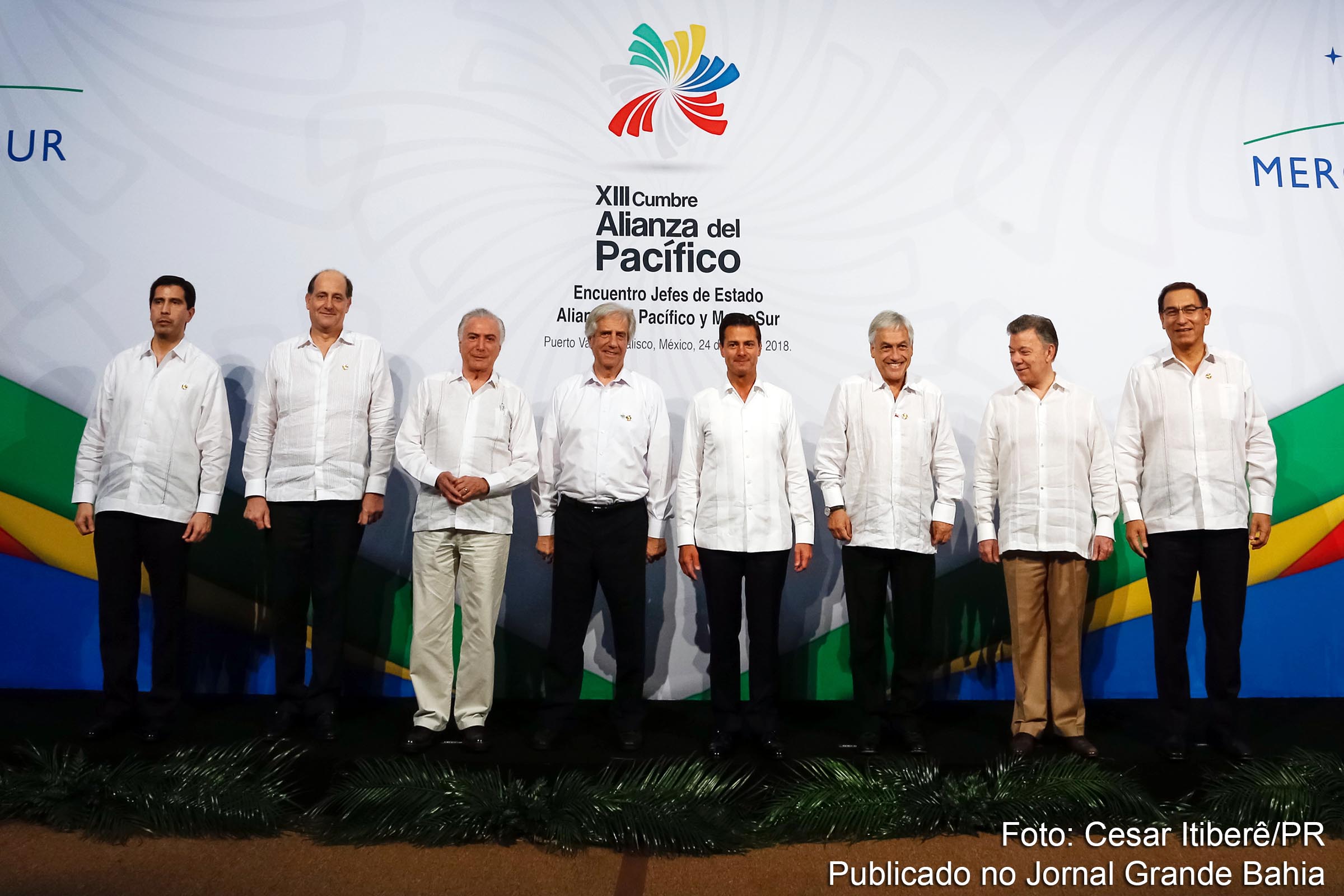 Presidente da República, Michel Temer, posa para foto oficial com os Chefes de Estado do MERCOSUL e da Aliança do Pacífico.