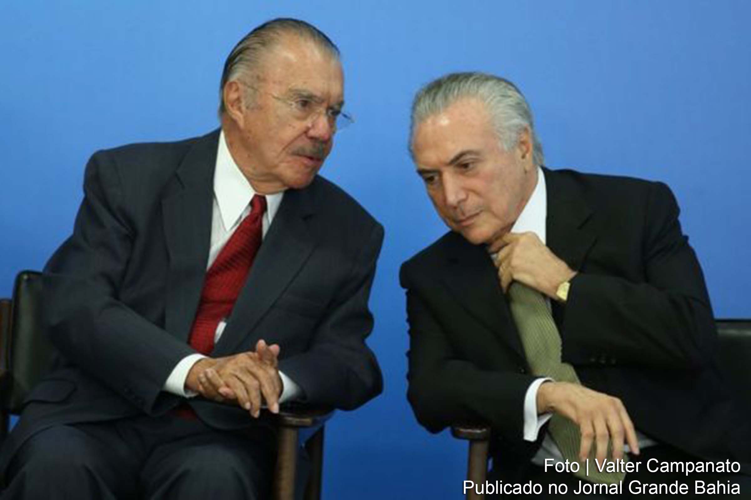 José Sarney assumiu a presidência da República após a morte de Tancredo Neves e Michel Temer substituiu Dilma Rousseff com o Golpe Jurídico/Parlamentar de 2016.