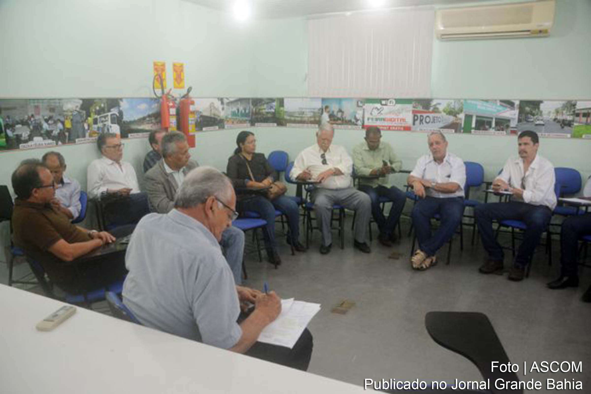 Reunião com representantes do Governo Municipal e moradores do Bairro SIM.