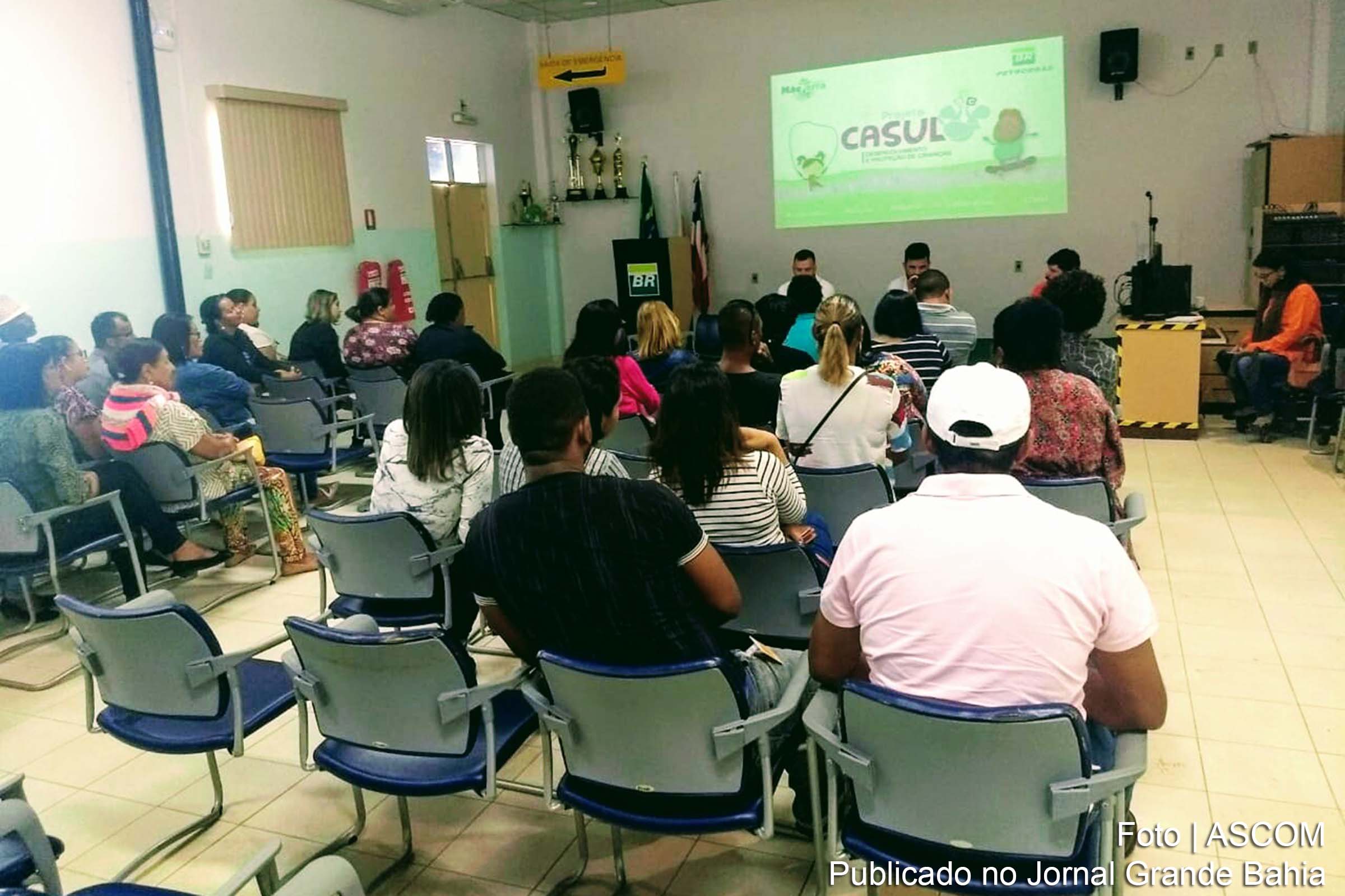 Apresentação do projeto 'Casulo' em Alagoinhas.