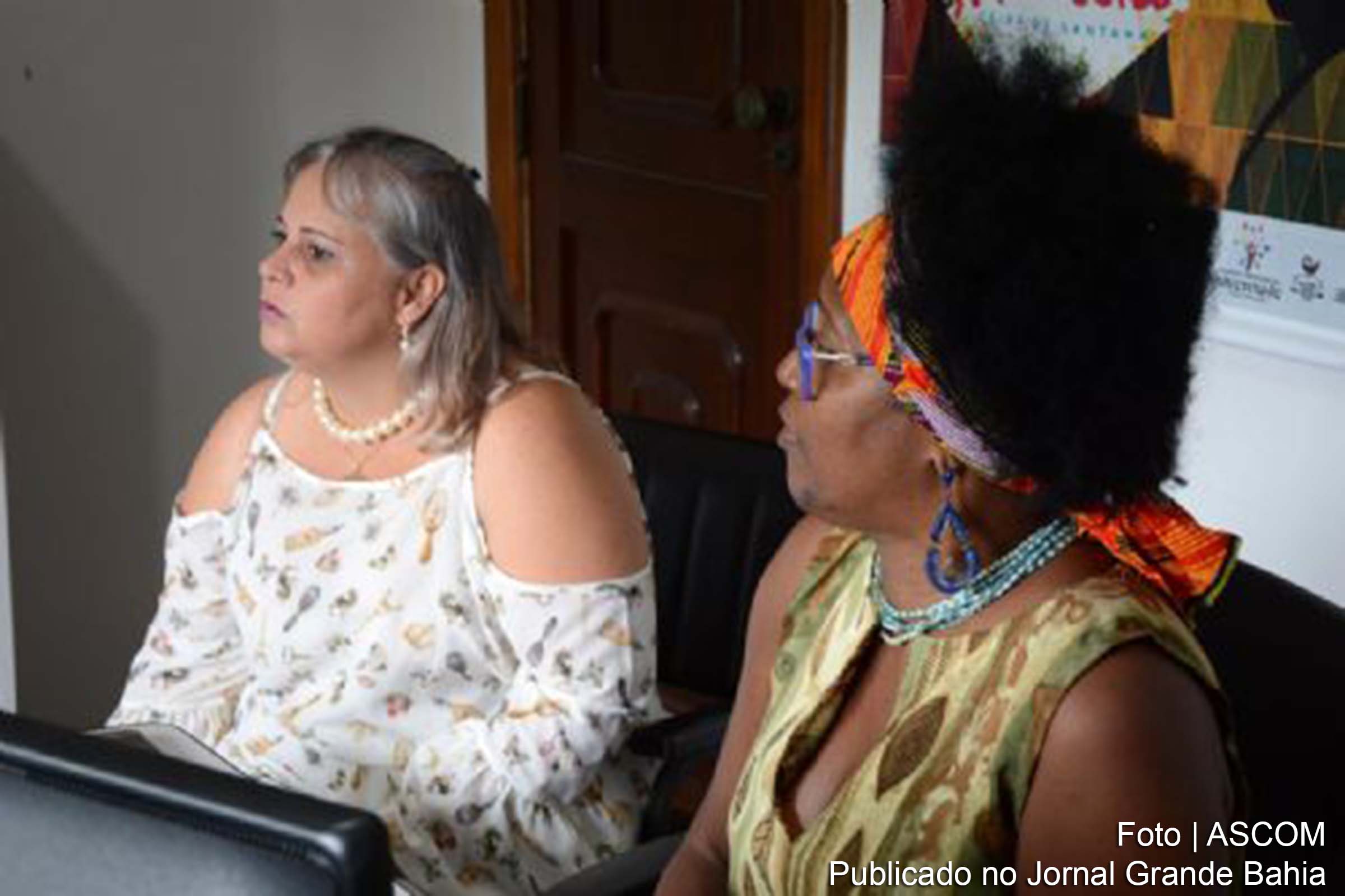 Lurdes Santana, presidente do Condecni, acompanha a aposentada ao Complexo Policial do Bairro Sobradinho para registrar queixa.