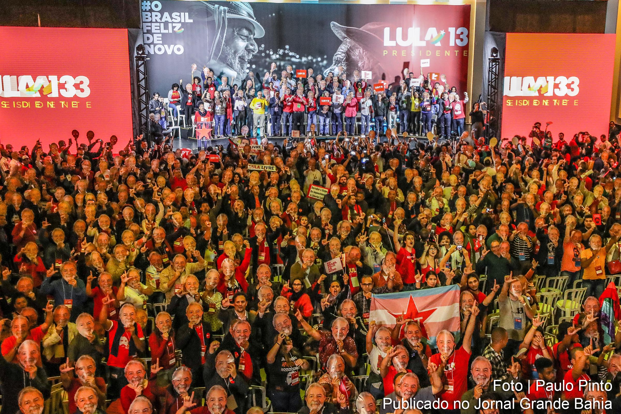 Delegados homologaram por aclamação Luiz Inácio Lula da Silva.