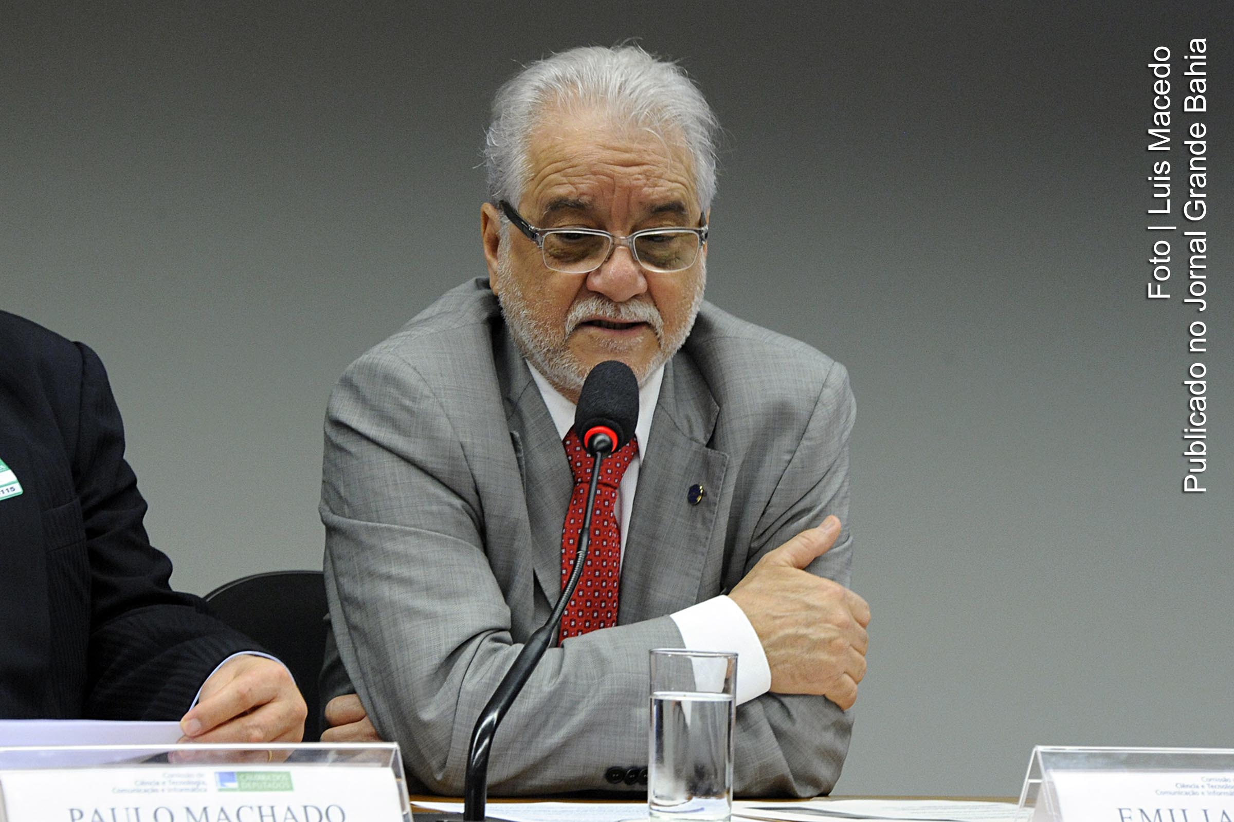 Deputado Federal Emiliano José presta homenagem a memória de Rômulo Almeida