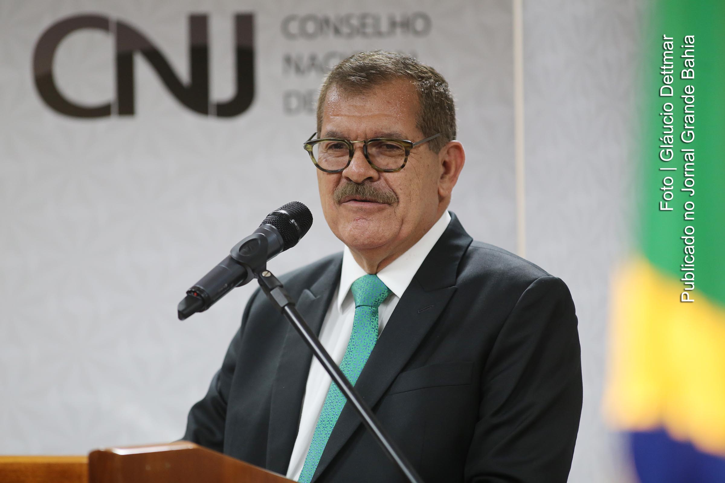 Humberto Eustáquio Soares Martins.