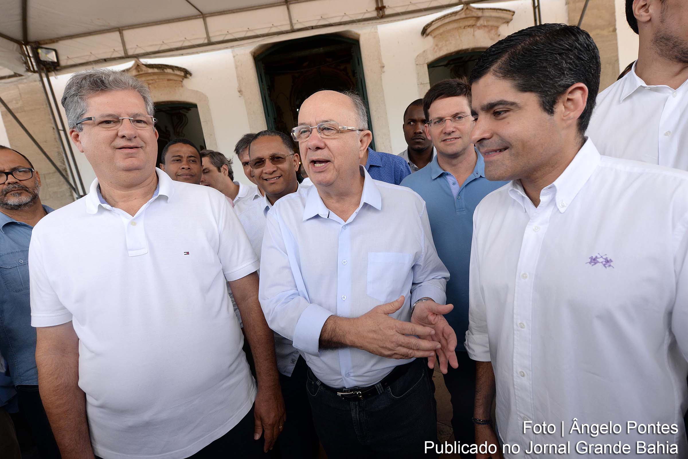 Jutahy Magalhães, José Ronaldo e ACM Neto.