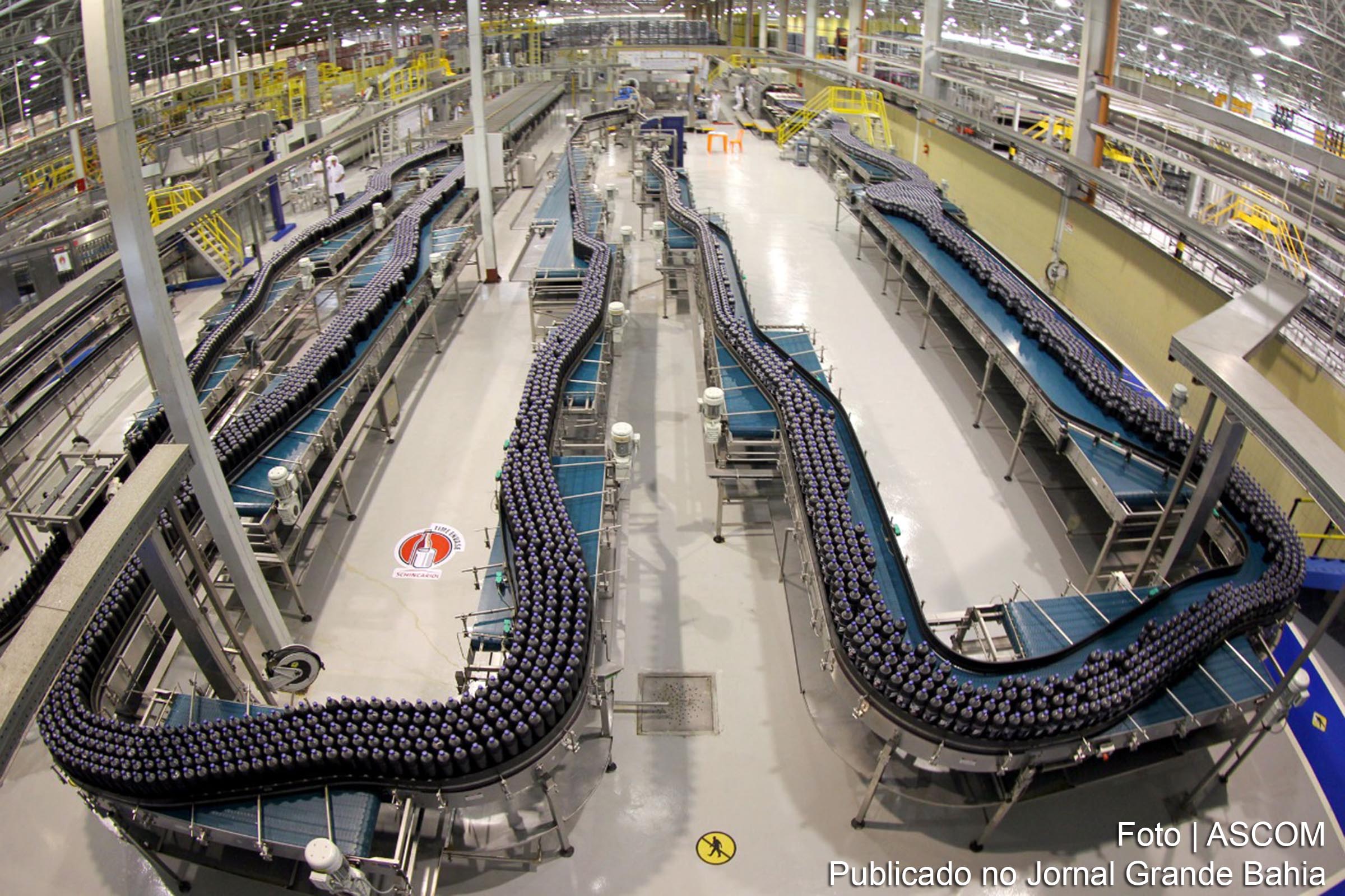 Linha de produção de bebidas da Schincariol.