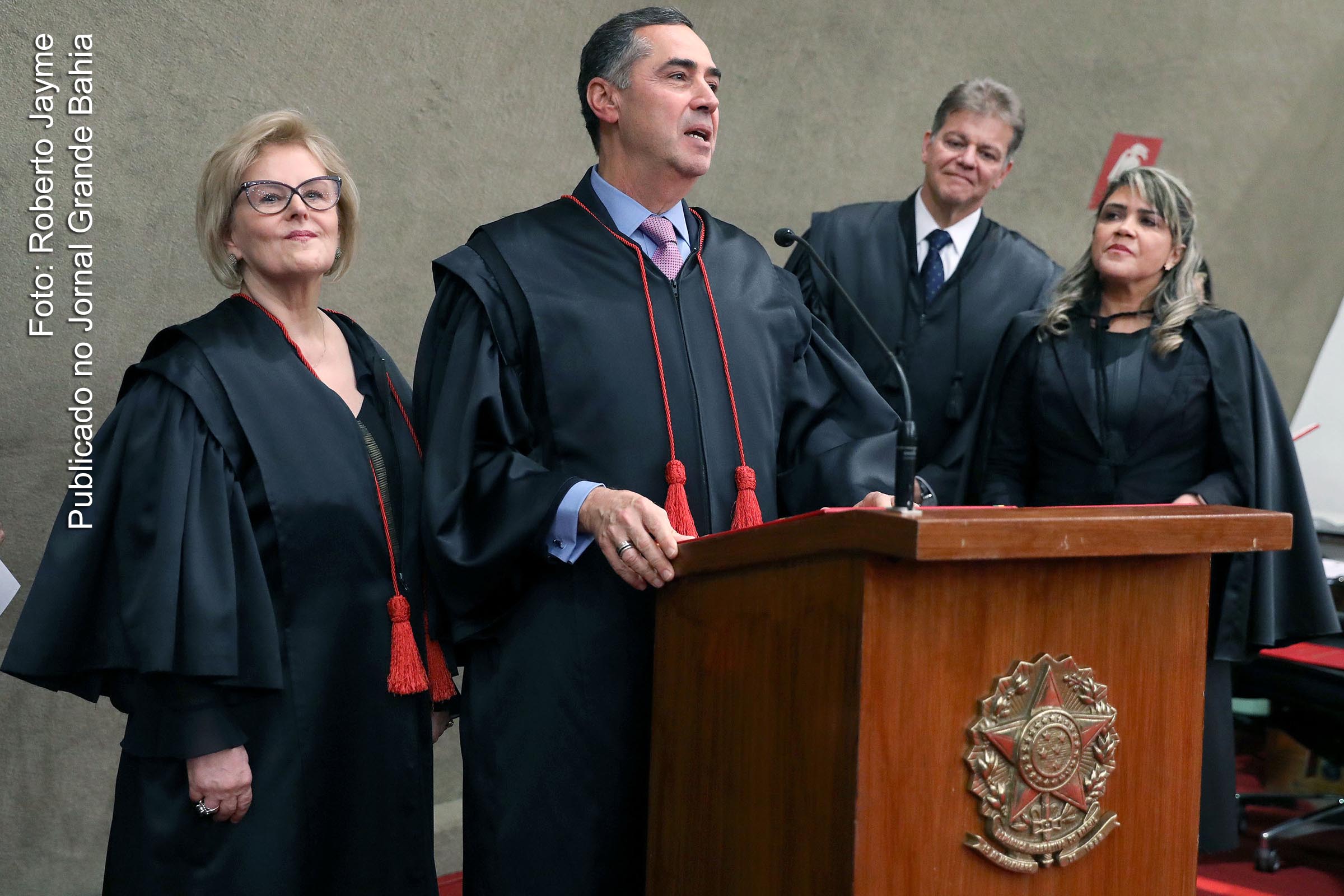 Afinidade ideológica do ministro Luís Roberto Barroso com conservadores, reacionários e usurpadores da República depõe contra a promessa de atuação isenta.