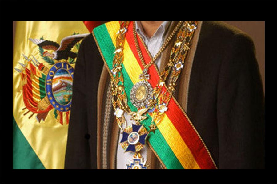 Medalha e faixa presidencial da Bolívia são roubadas