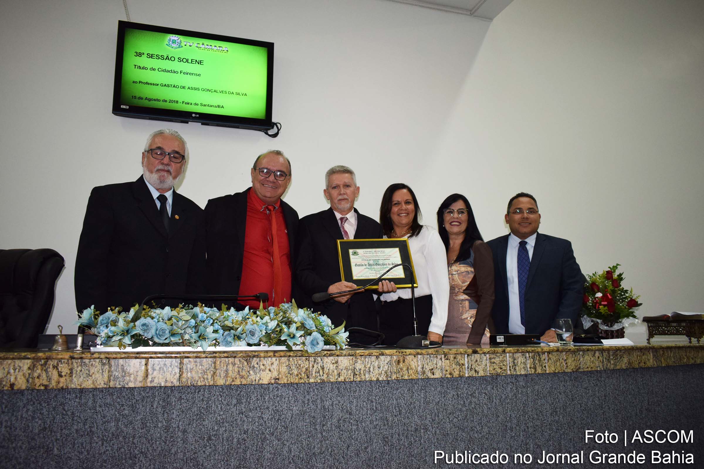 Professor Gastão de Assis é homenageado na Câmara Municipal de Feira de Santana.